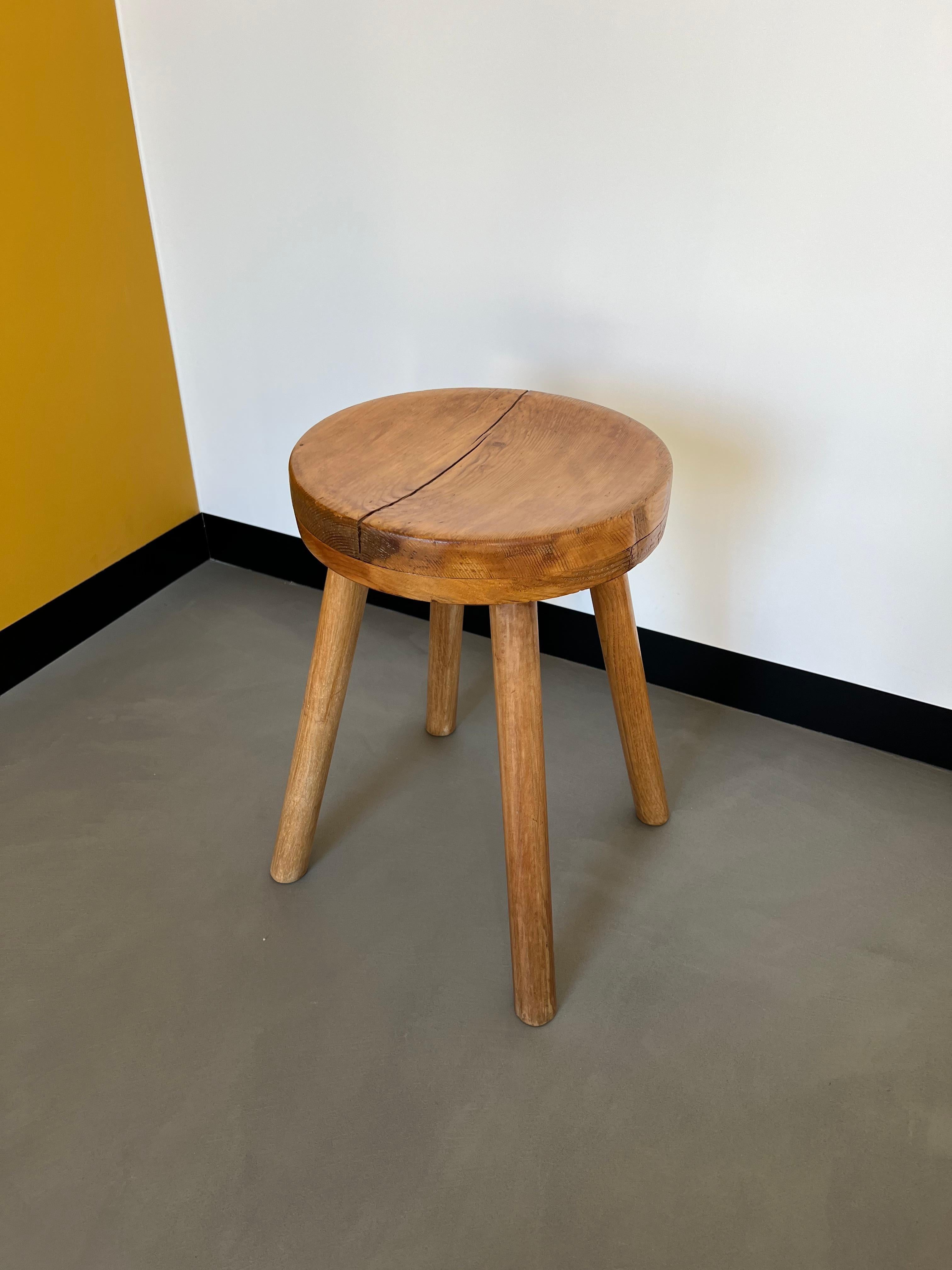 French pine mid-century stool, 1950's For Sale 4