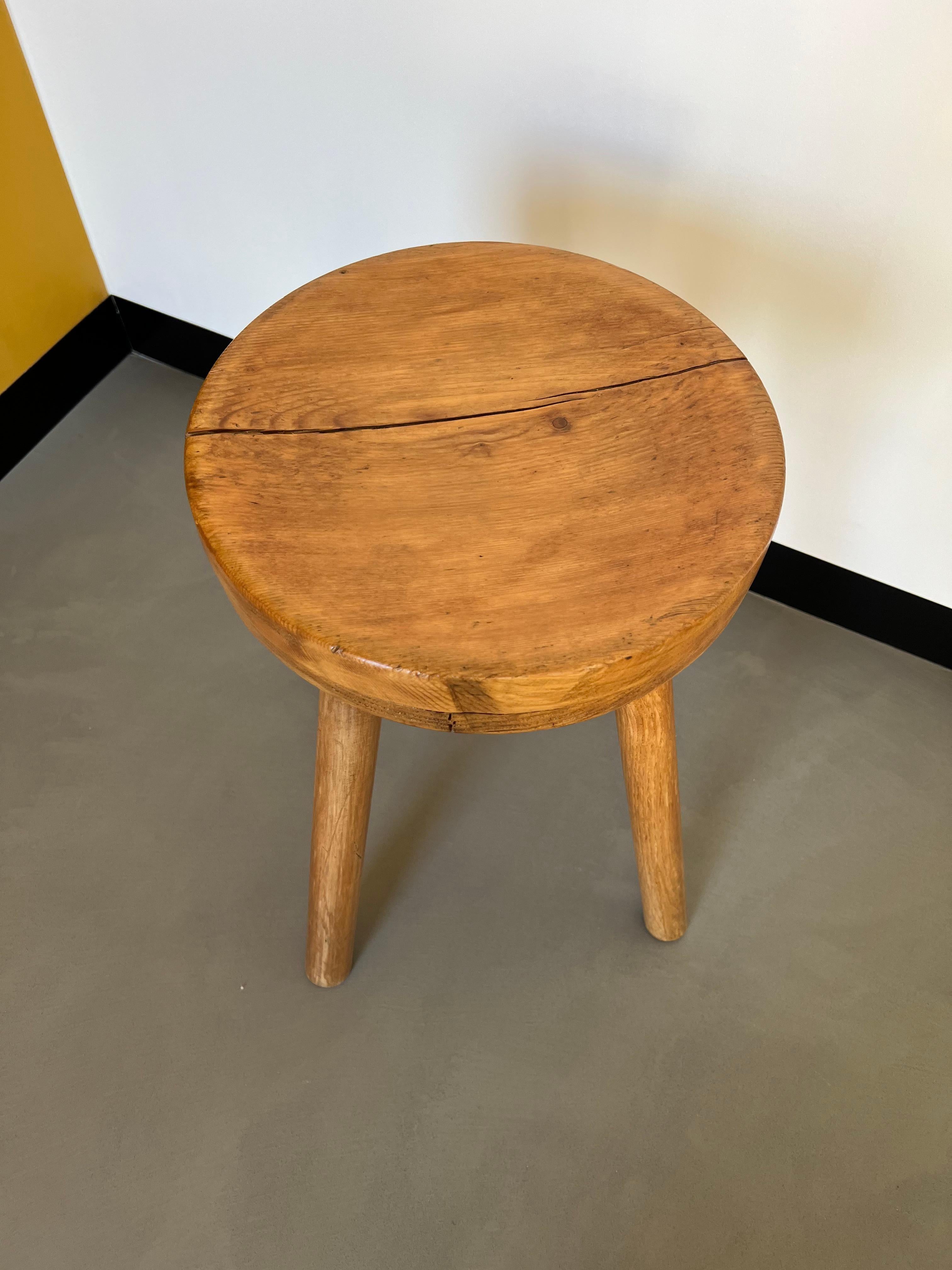 French pine mid-century stool, 1950's For Sale 7