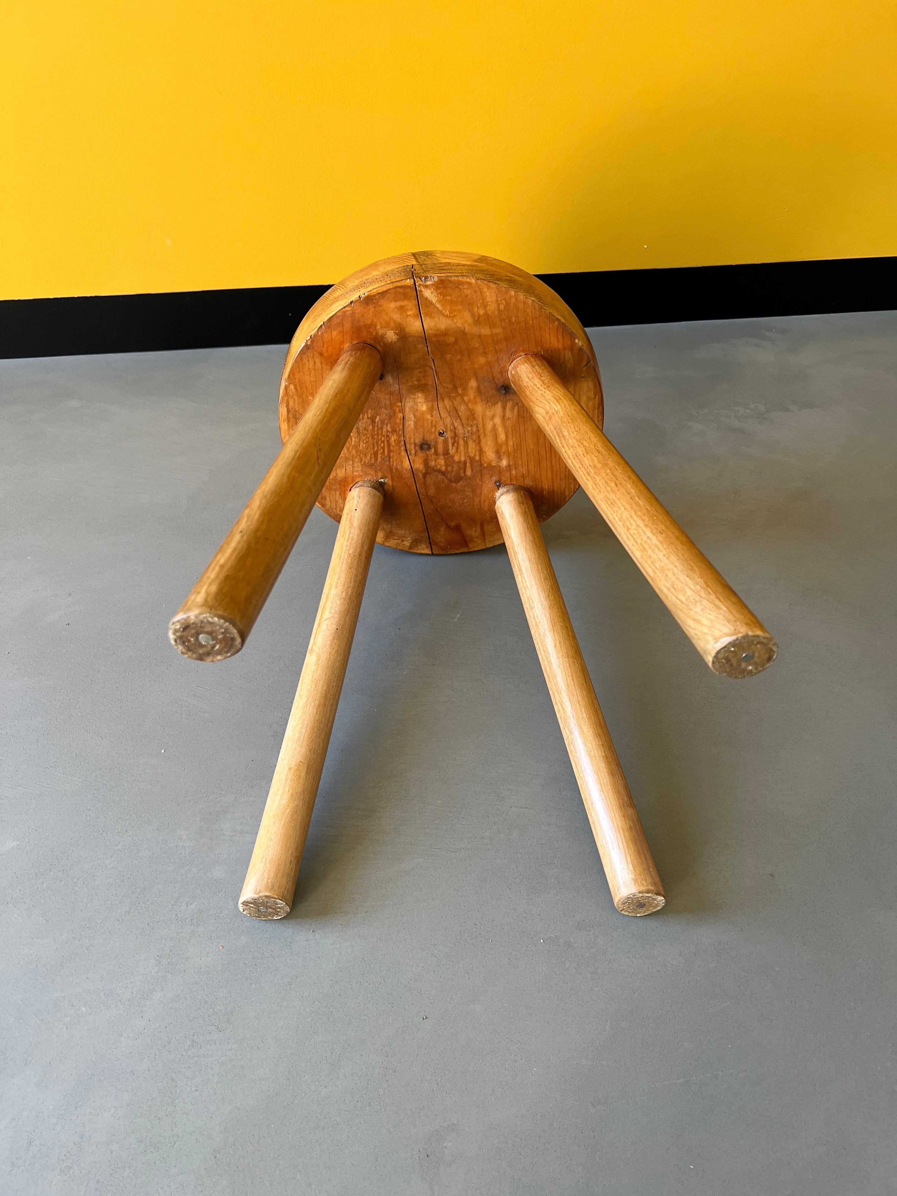 French pine mid-century stool, 1950's For Sale 2