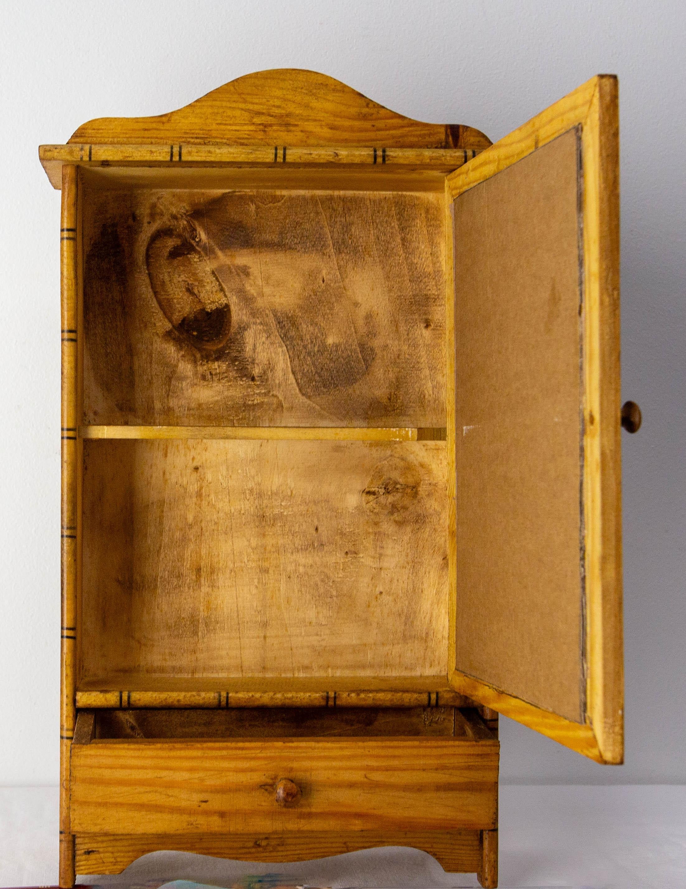 Jouet de poupée en pin et miroir, imitation bambou, circa 1900 en vente 1