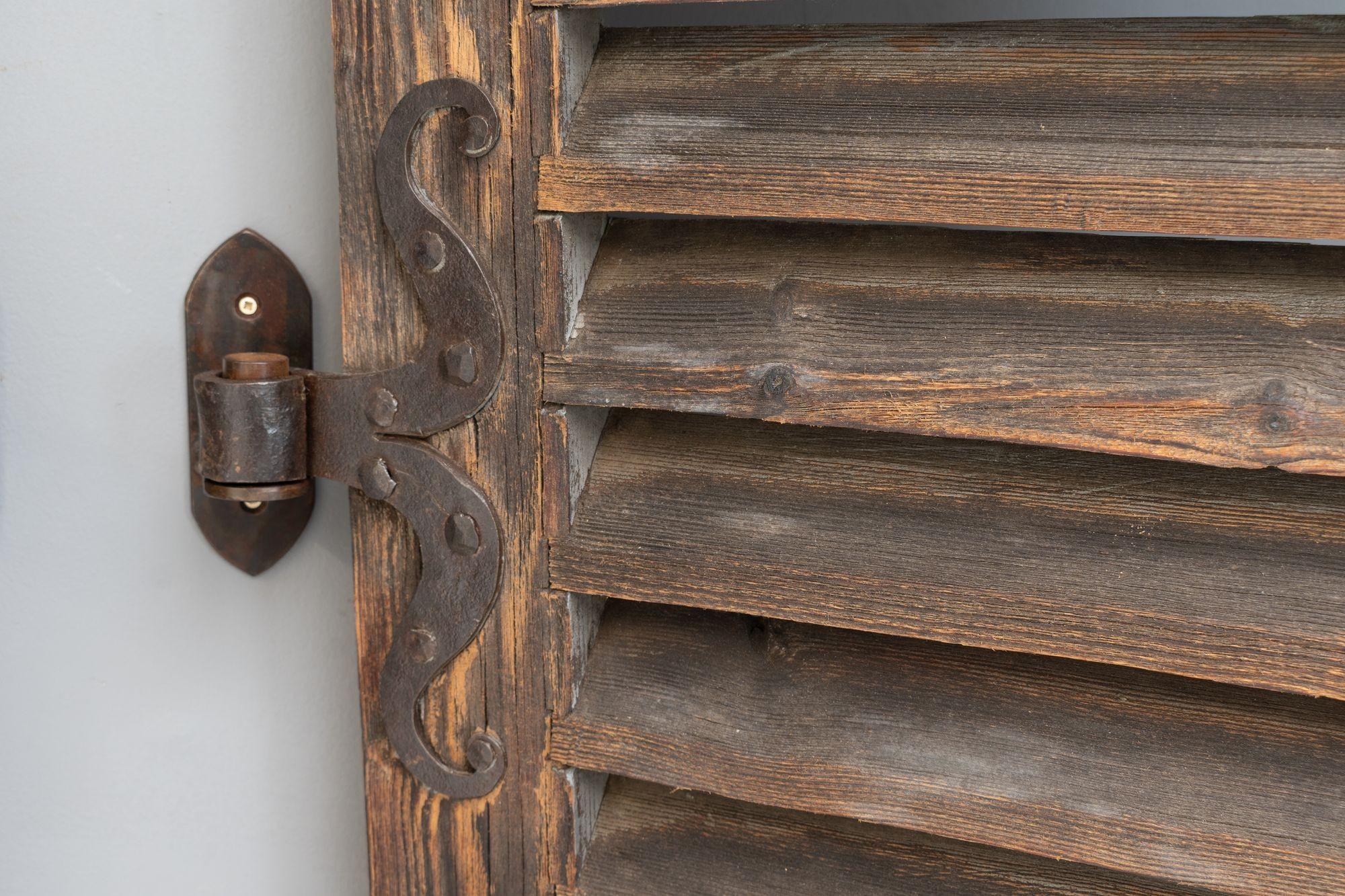 French Pine Shutters In Good Condition For Sale In London, England