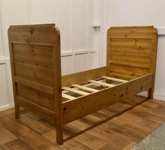 French Pine Single Sleigh Bed Lit Bateau