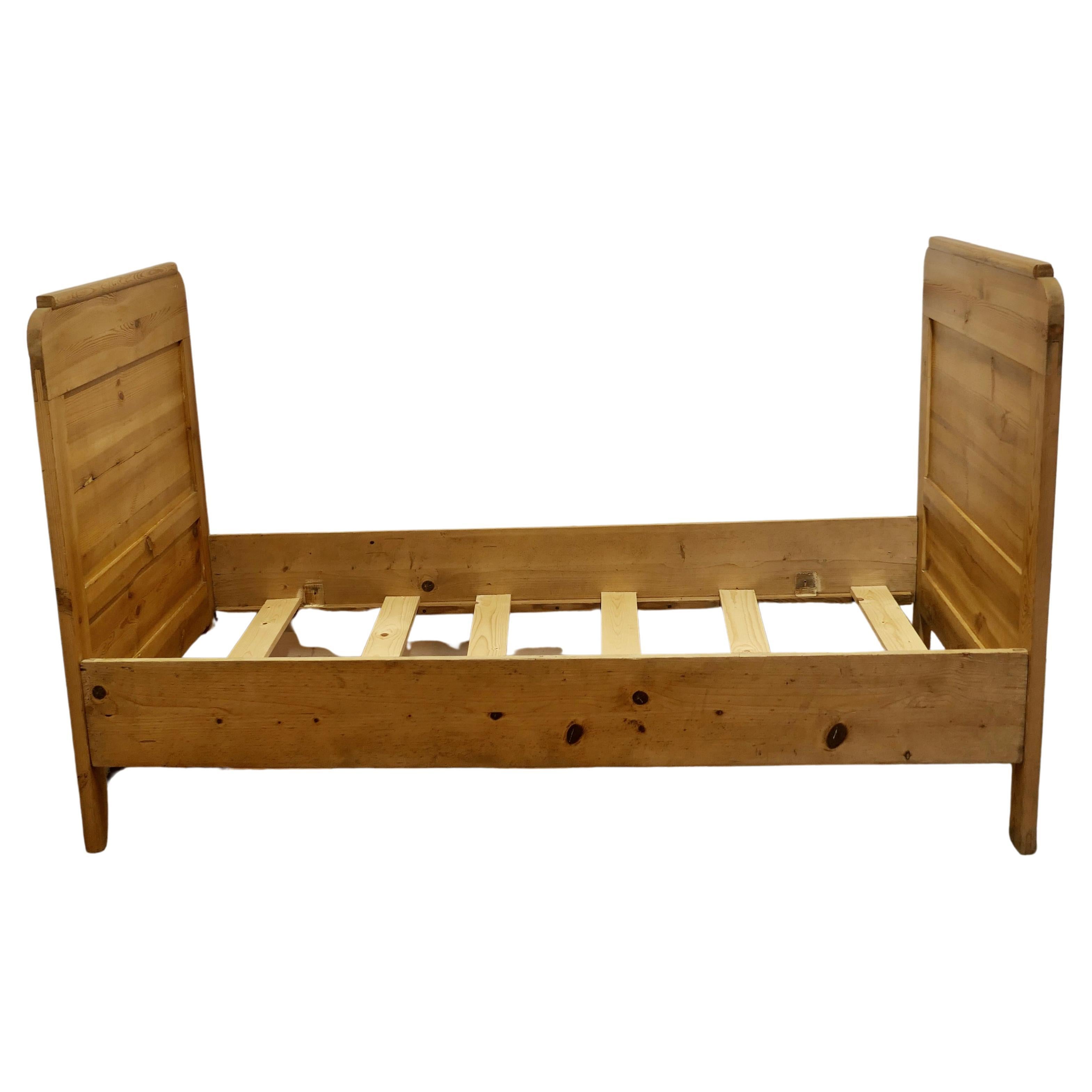 French Pine Single Sleigh Bed Lit Bateau