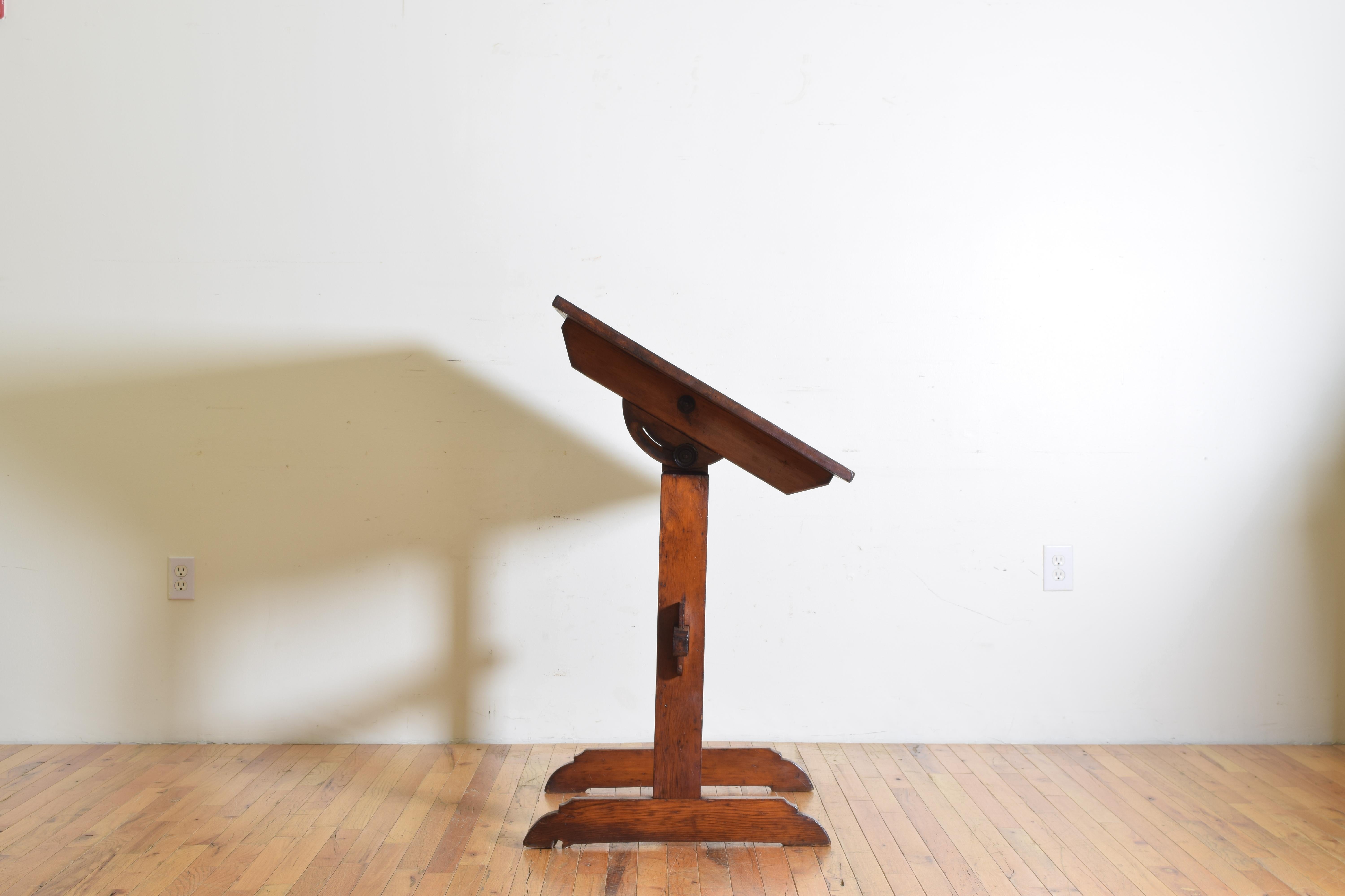 French Pinewood Adjustable Drafting Table or Desk, circa 1900 In Good Condition In Atlanta, GA