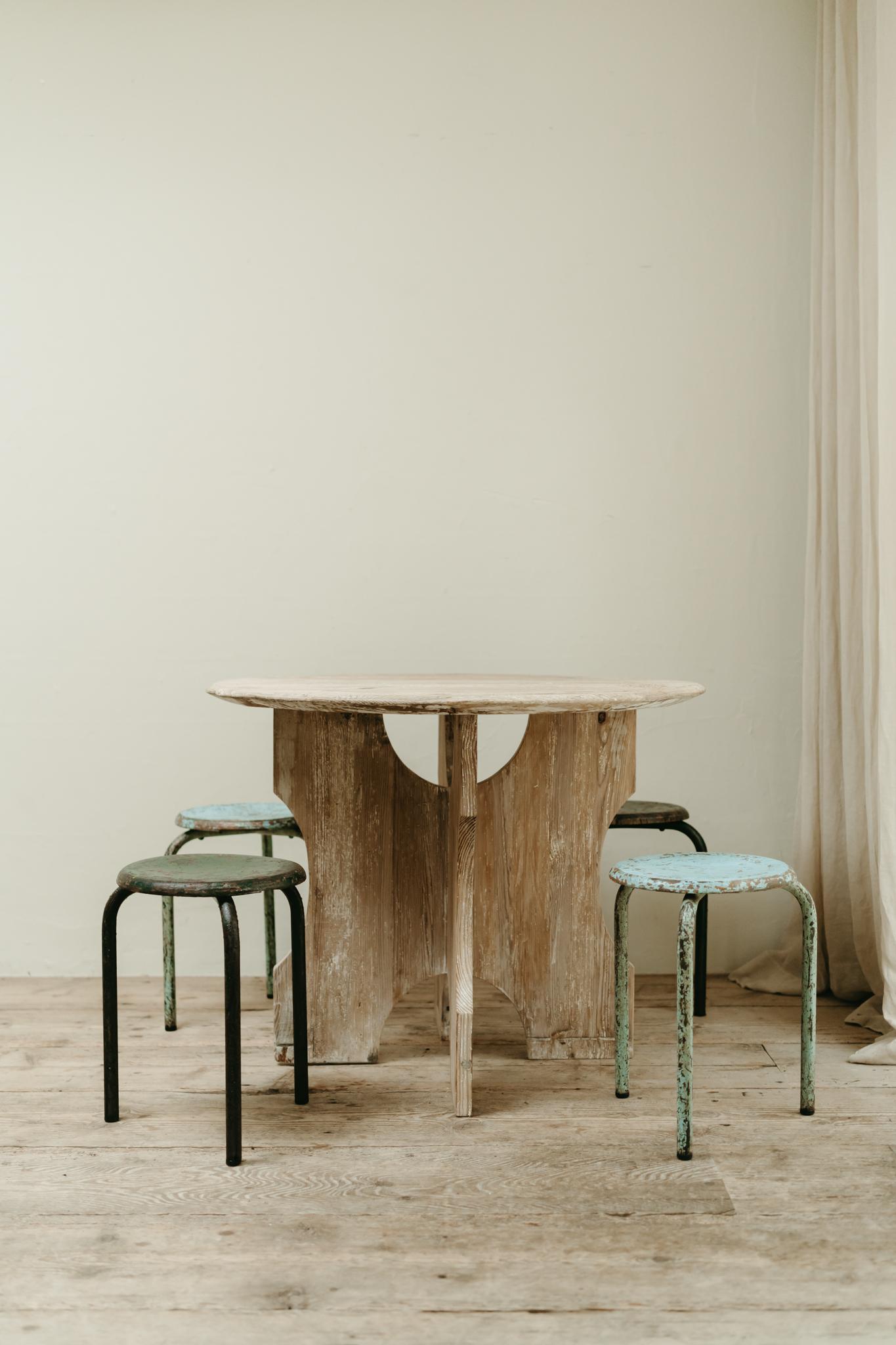 Mesa auxiliar francesa de madera de pino ... en venta 3