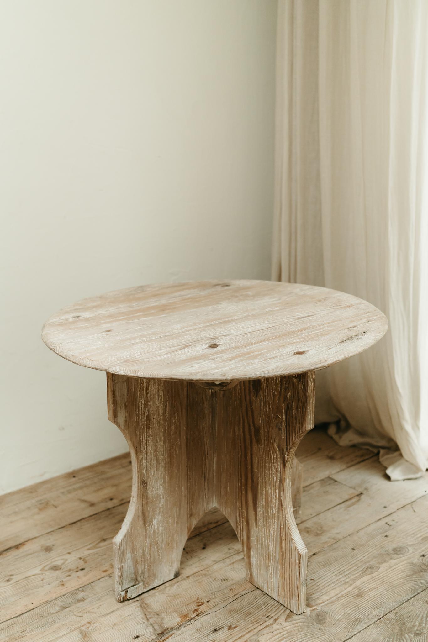 Mesa auxiliar francesa de madera de pino ... en venta 1