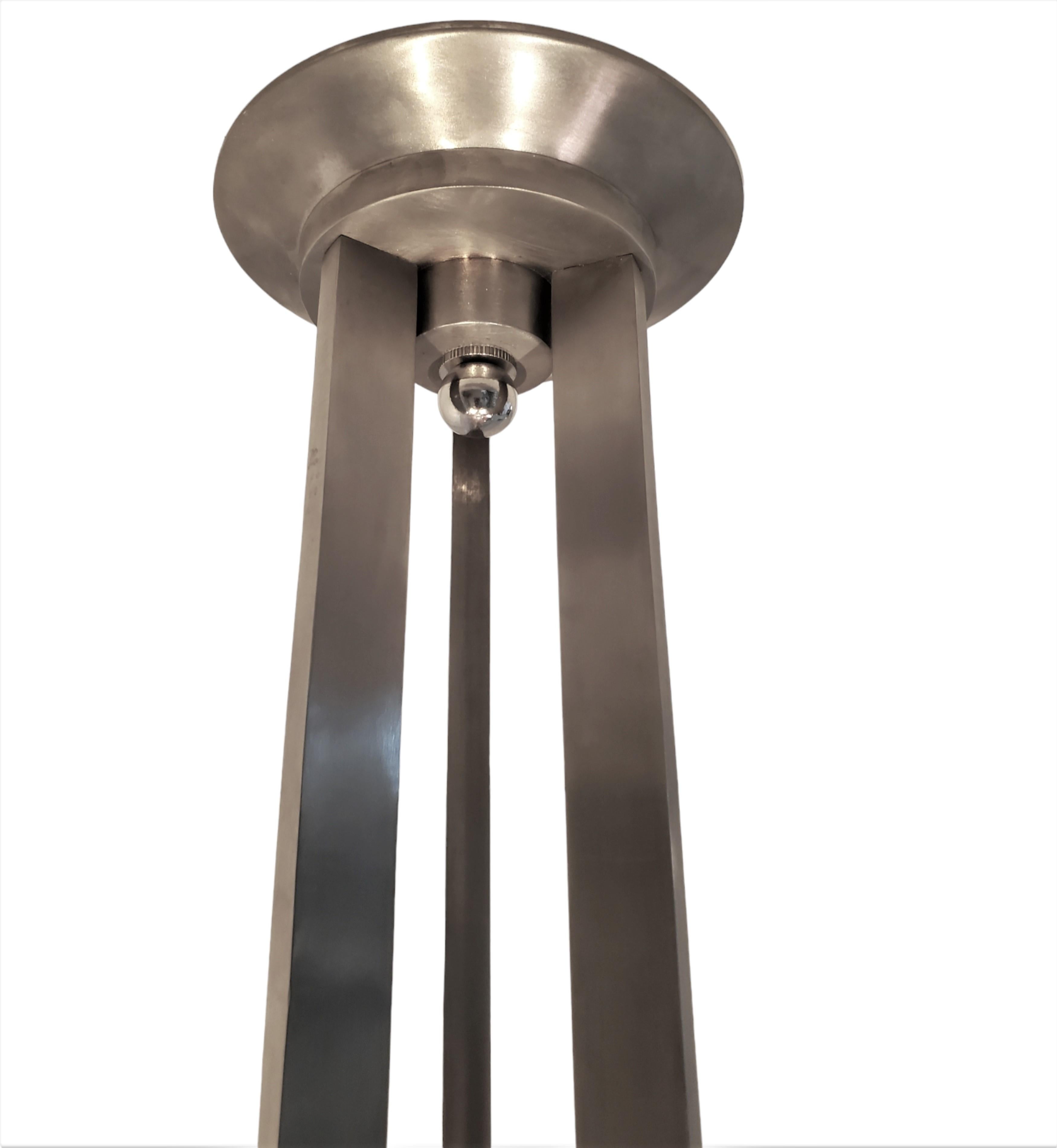 Lampadario francese rosa Art Deco in bronzo nichelato con grande baldacchino centrale e 6 tazze in vendita 8