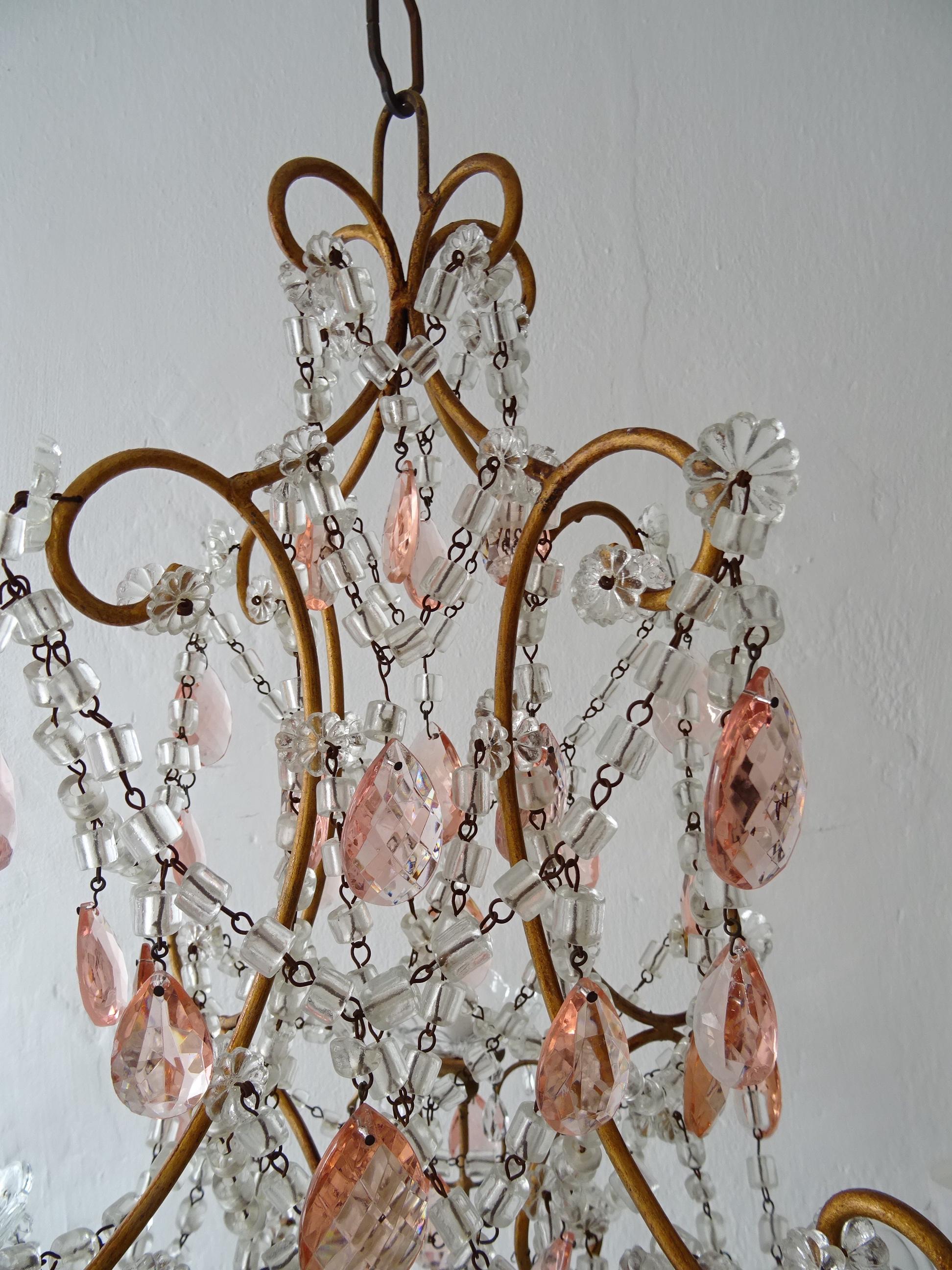 French Pink Crystal Prisms & Swags Giltwood Chandelier, circa 1920 In Good Condition For Sale In Modena (MO), Modena (Mo)