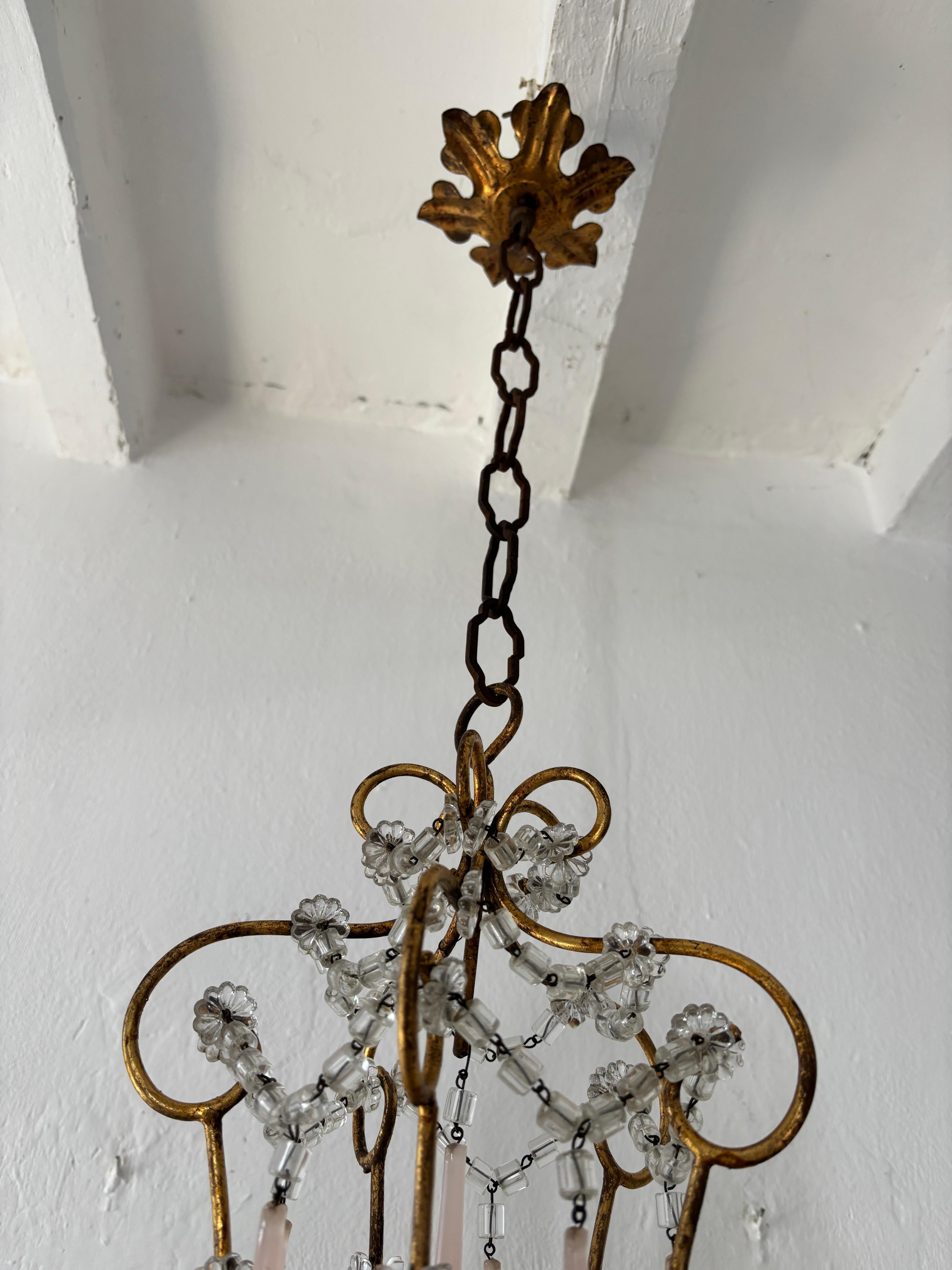 Lampadario a bracci di cristallo French Opaline Bobeches & Murano Drops Elegant in vendita 5