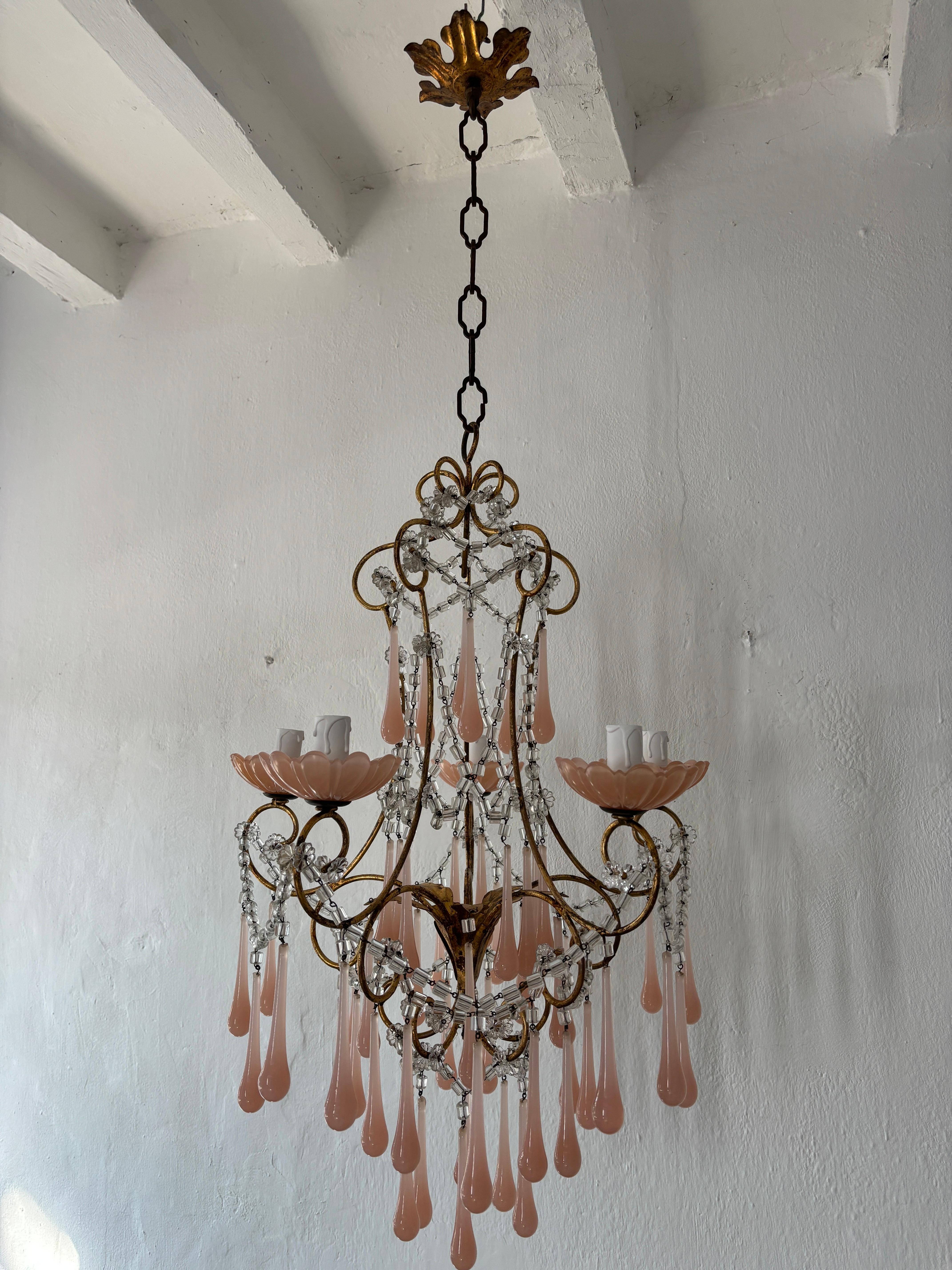 Lampadario a bracci di cristallo French Opaline Bobeches & Murano Drops Elegant in vendita 7