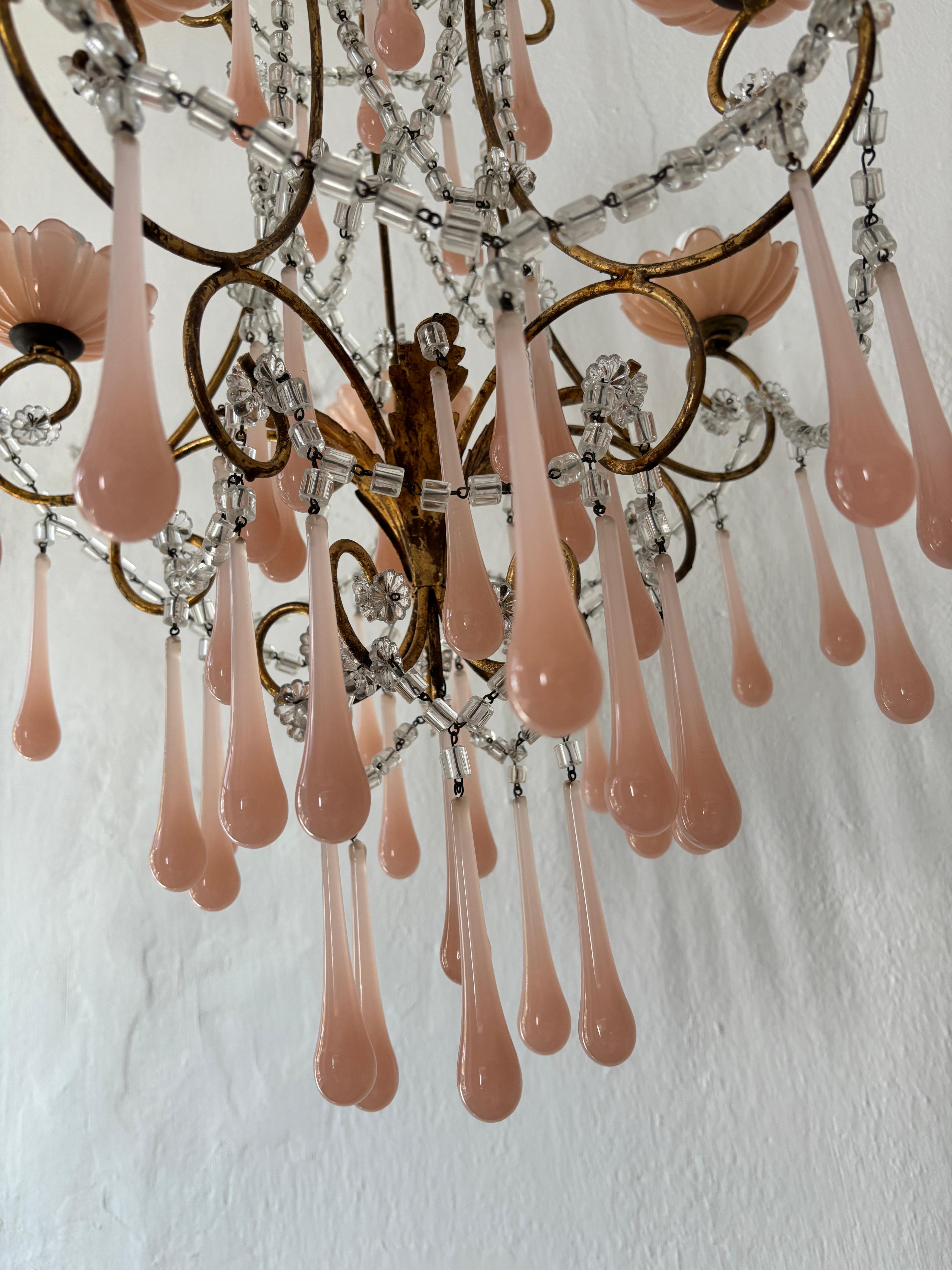 Lampadario a bracci di cristallo French Opaline Bobeches & Murano Drops Elegant in vendita 1