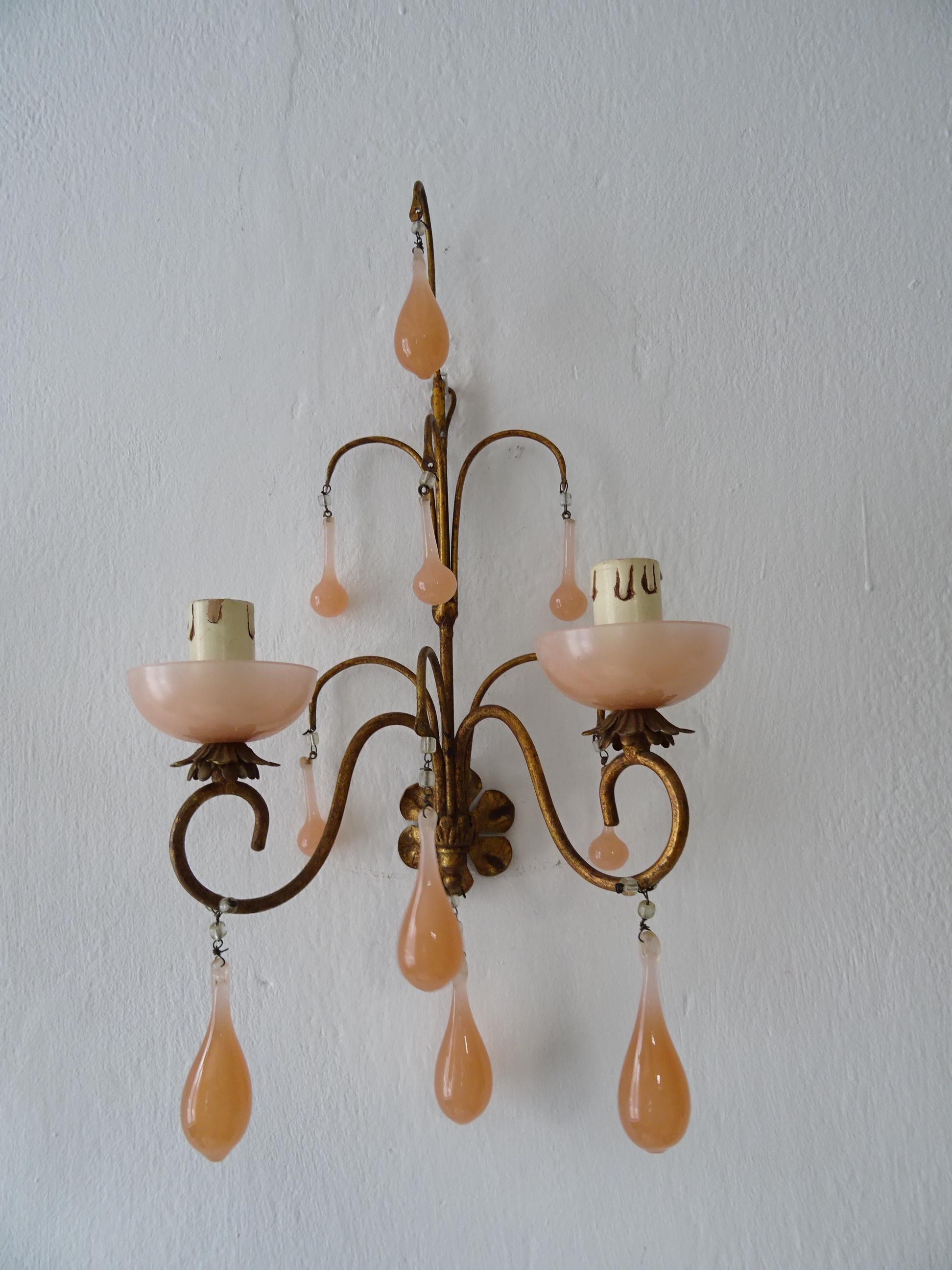 French Pink Opaline Drops & Bobéches Sconces, circa 1920 For Sale 1