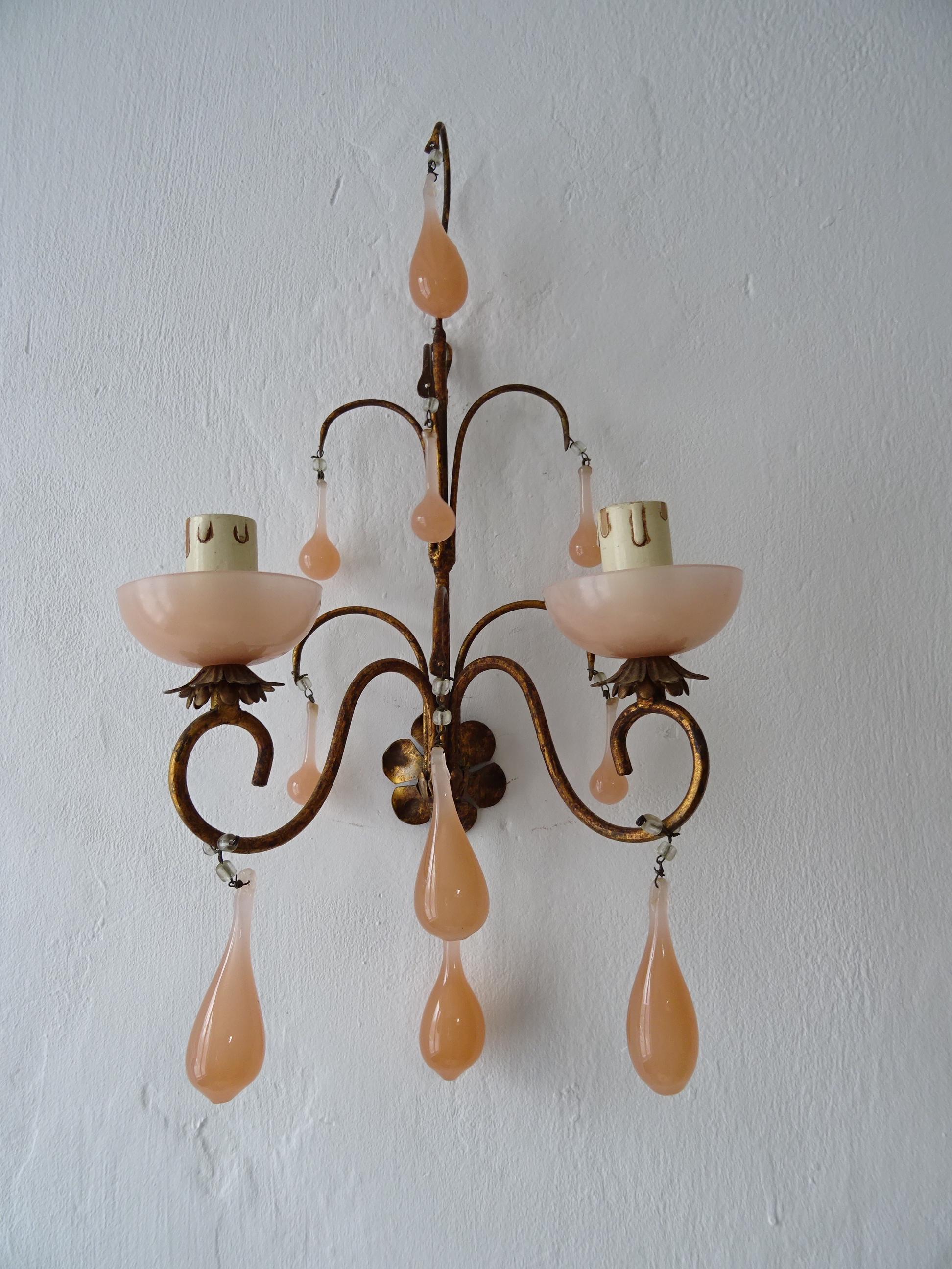 French Pink Opaline Drops & Bobéches Sconces, circa 1920 For Sale 2