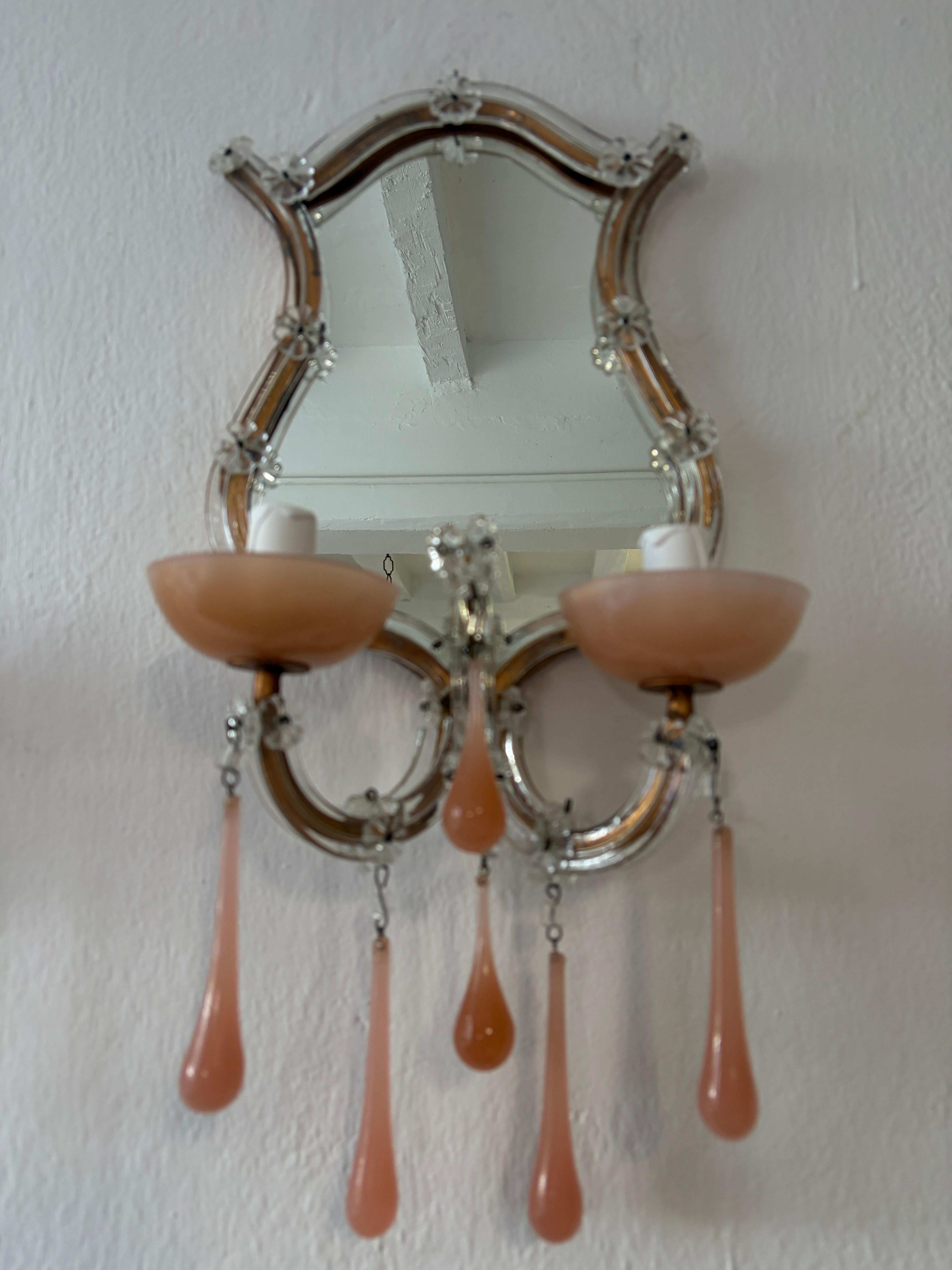Vetro di Murano Applique francesi in vetro di Murano con gocce opaline rosa, circa 1920 in vendita