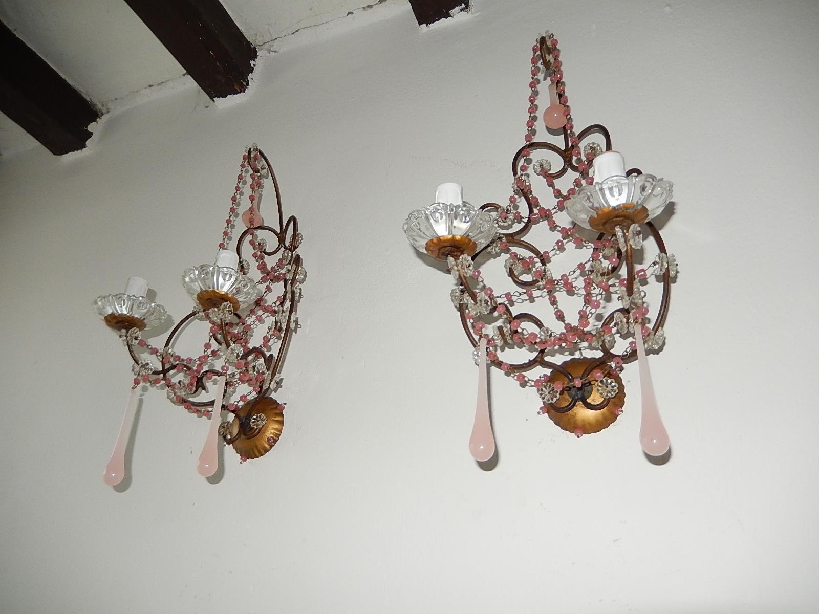 French Pink Opaline Drops with Beads and Crystal Sconces In Good Condition For Sale In Modena (MO), Modena (Mo)