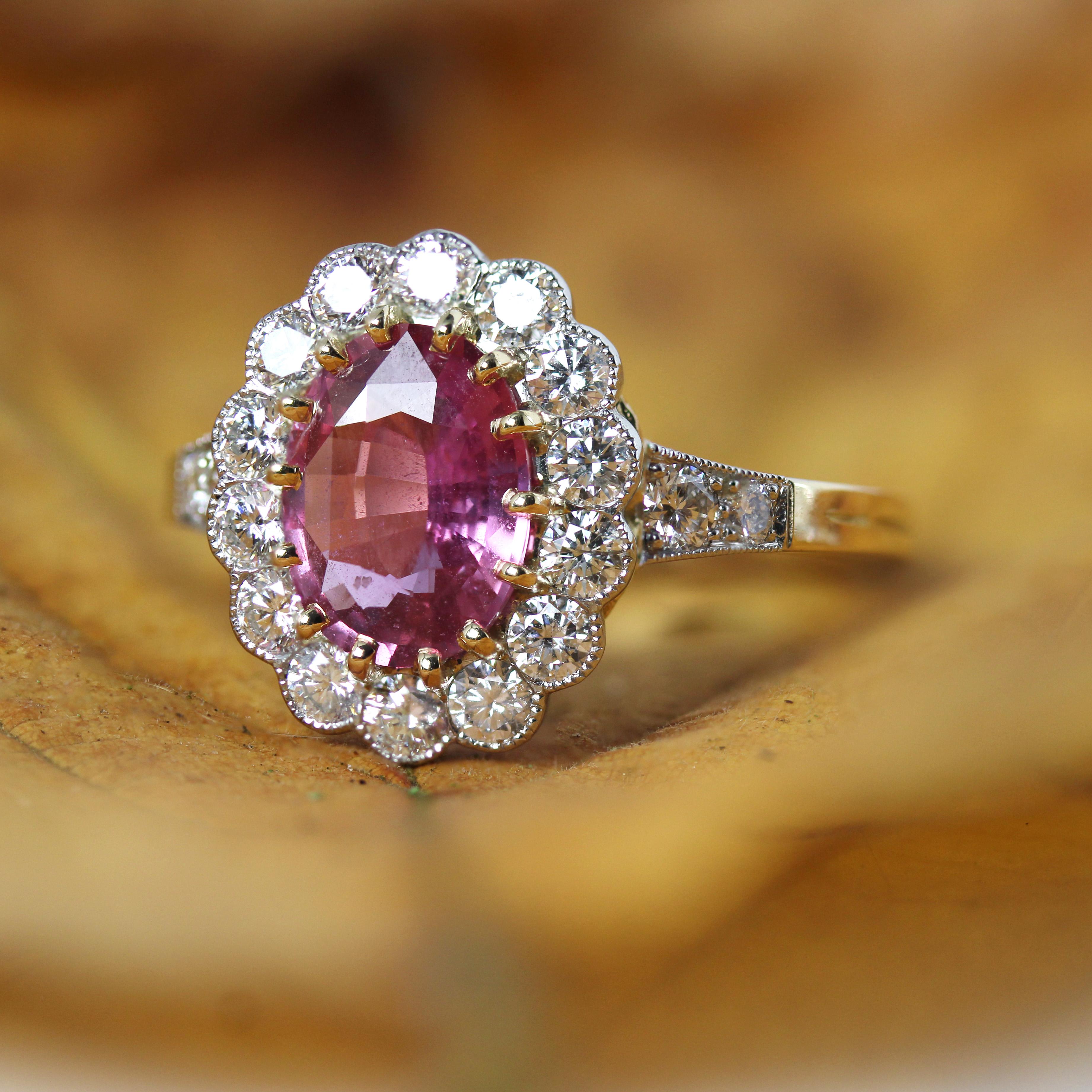 Bague marguerite française en or jaune 18 carats, saphir rose et diamants en vente 2