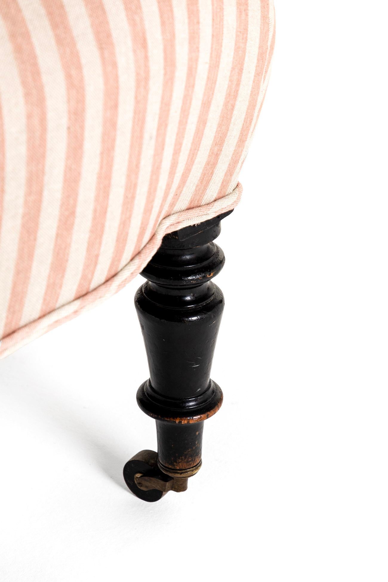 Sillón francés de lino rosa a rayas en venta 1