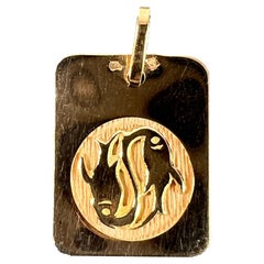French Pisces Starsign Zodiac 18K Yellow Gold Charm Medal Pendant