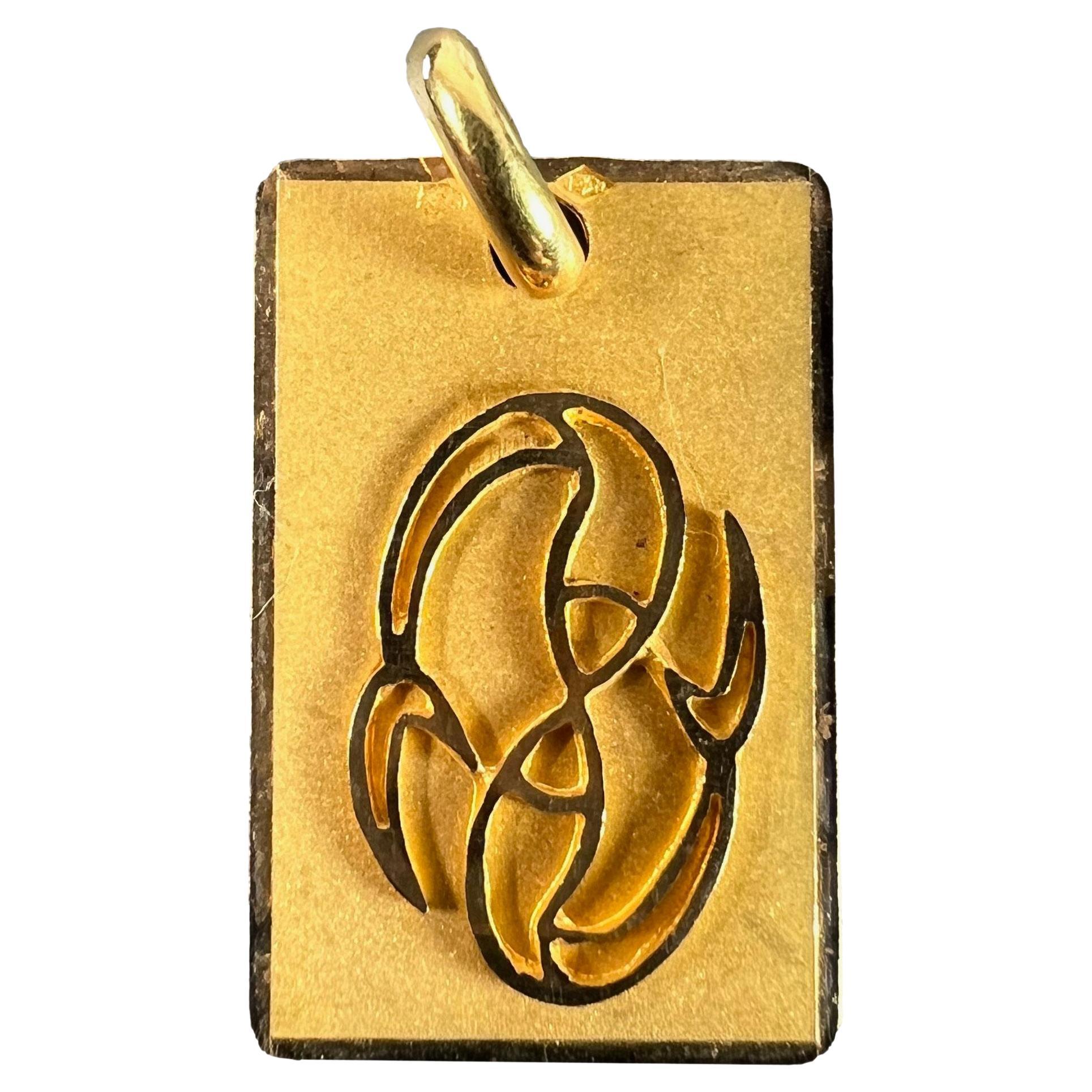 French Pisces Starsign Zodiac 18K Yellow Gold Charm Medal Pendant