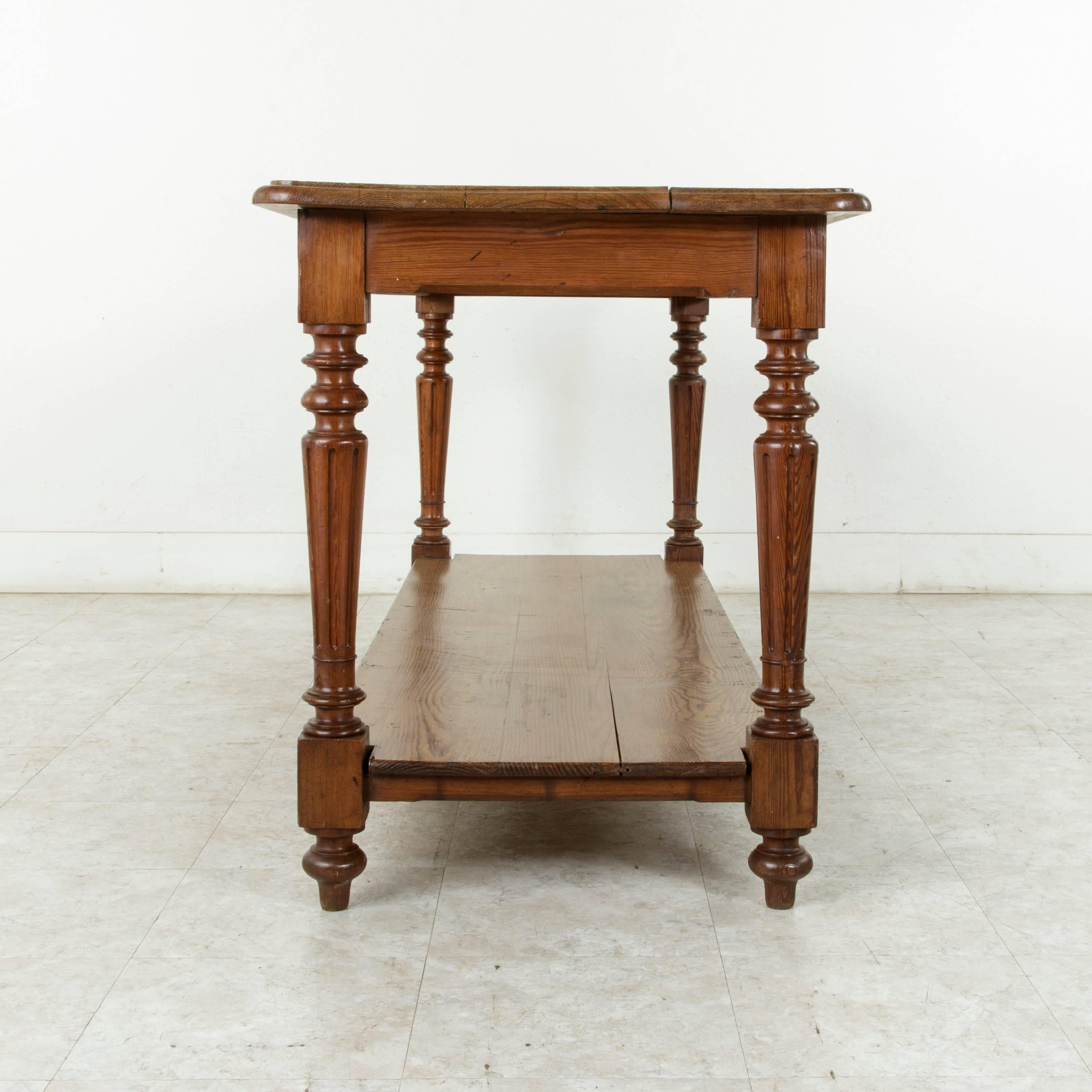 Early 20th Century French Pitch Pine Draper's Table, Work Table, or Kitchen Island, circa 1900