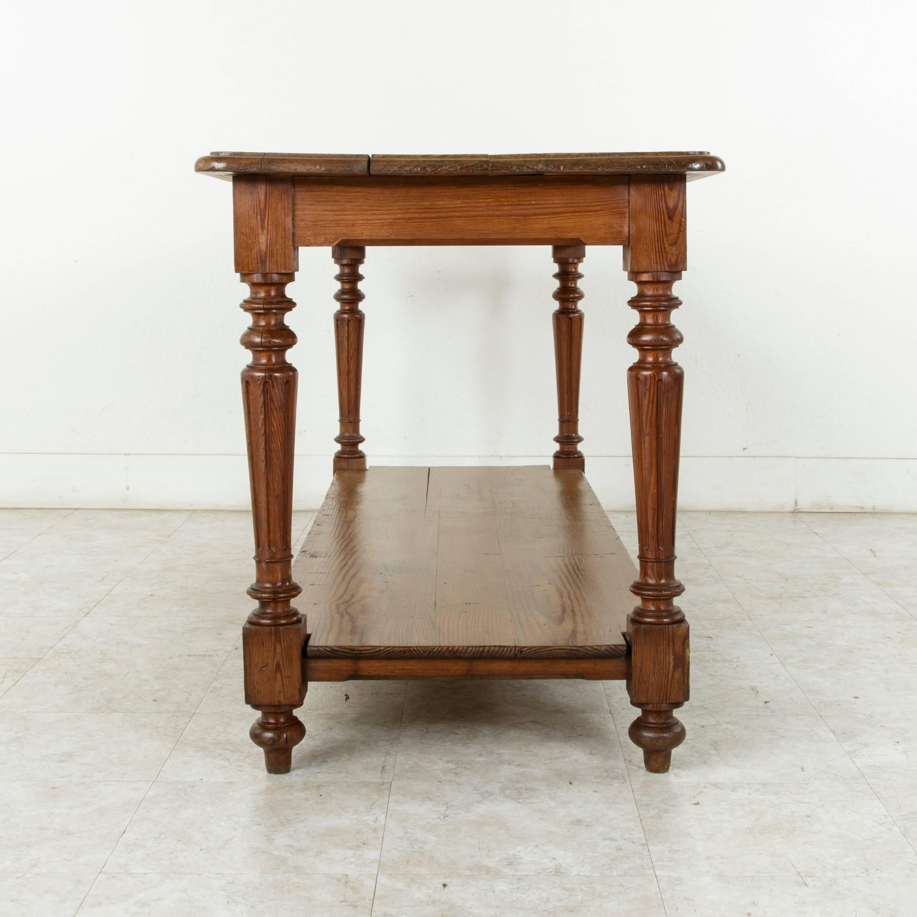 French Pitch Pine Draper's Table, Work Table, or Kitchen Island, circa 1900 2