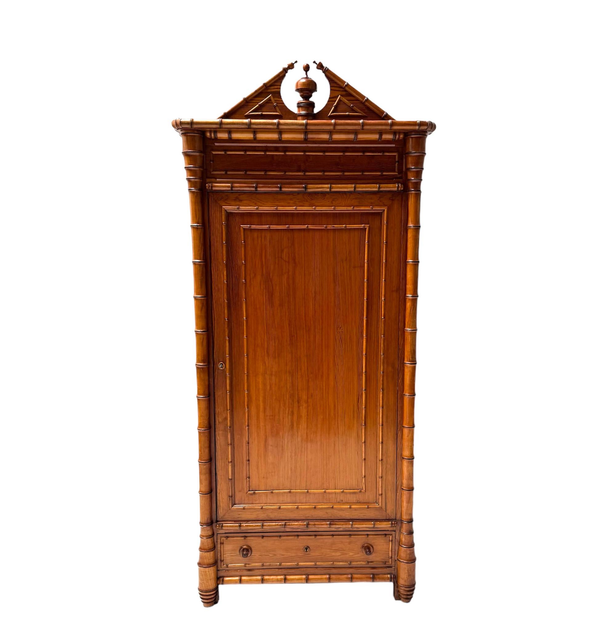 Magnificent and rare French Provincial armoire or wardrobe.
Striking French design from the 1900s.
Solid pitch-pine frame with one original door with locks and keys in good working order.
Five original wooden shelves.
This wonderful armoire is in
