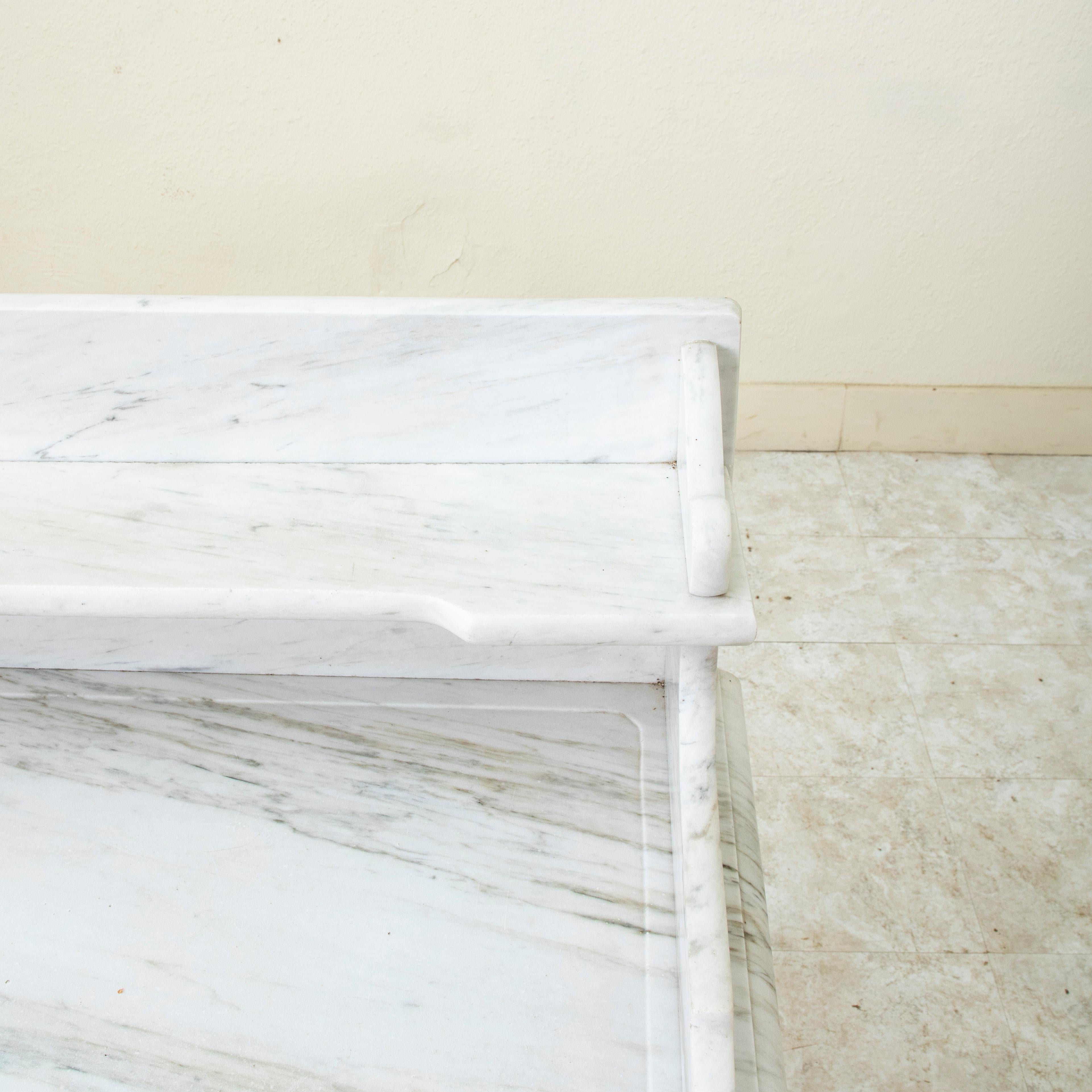Table de toilette en pitch-pin français, Stand de lavage avec dessus en marbre blanc, circa 1900 en vente 4