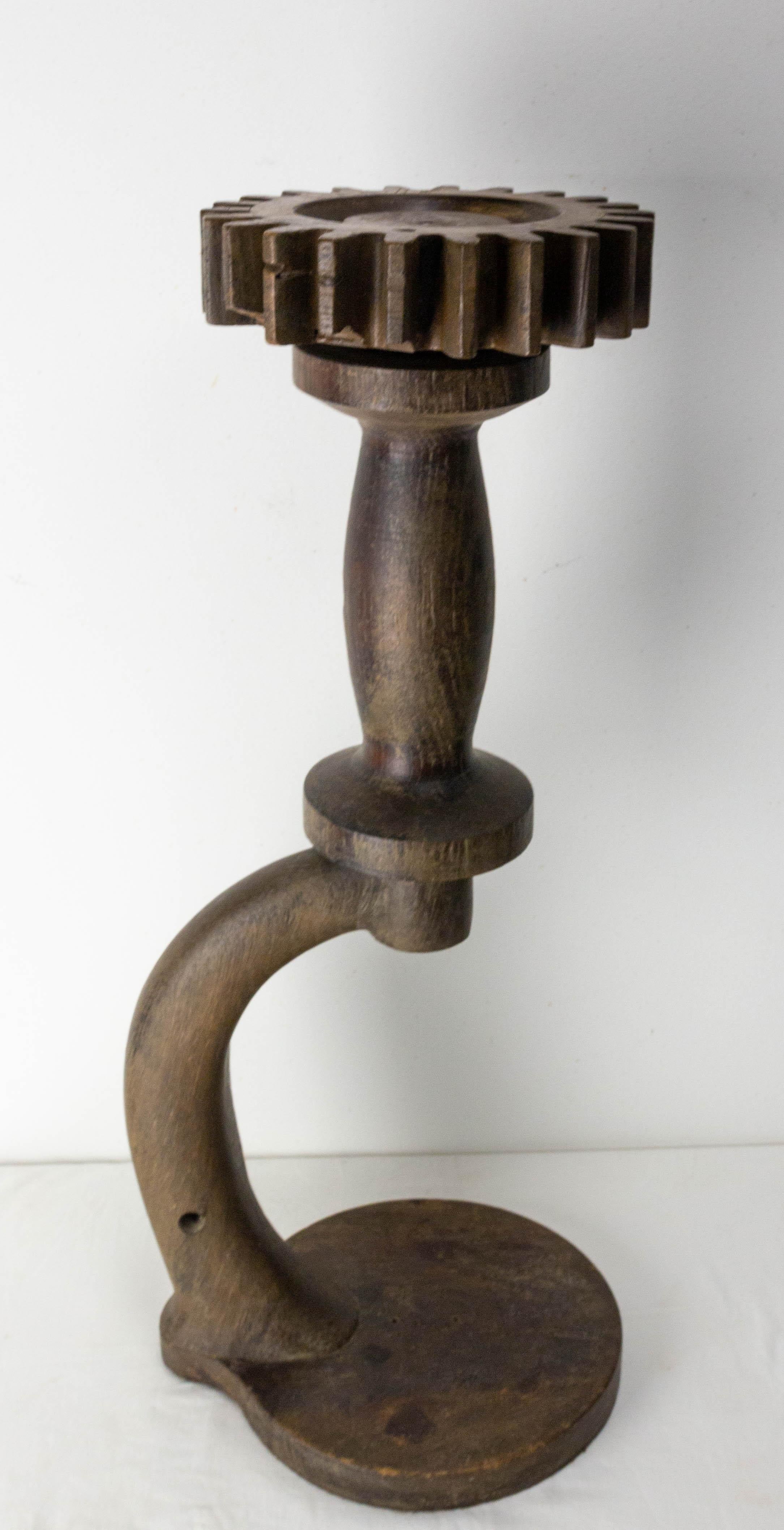 This unusual plant holder was made in France, circa 1940.
It is made of solid oak and carved in a gear form
Good condition

Shipping:
L29 P24 H70 cm 4 kg.
   