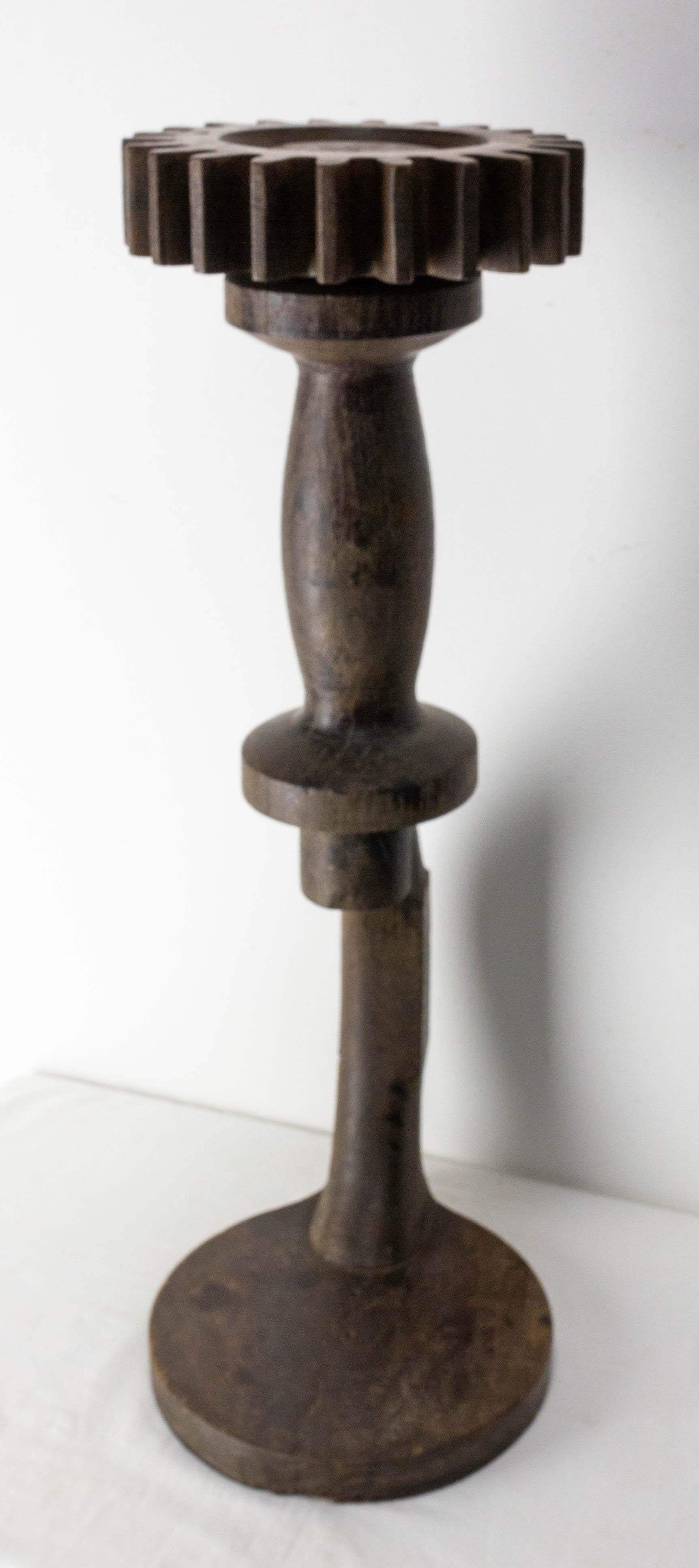 French Plant Holder Oak in Carved in a Gear Form, circa 1940 In Good Condition For Sale In Labrit, Landes