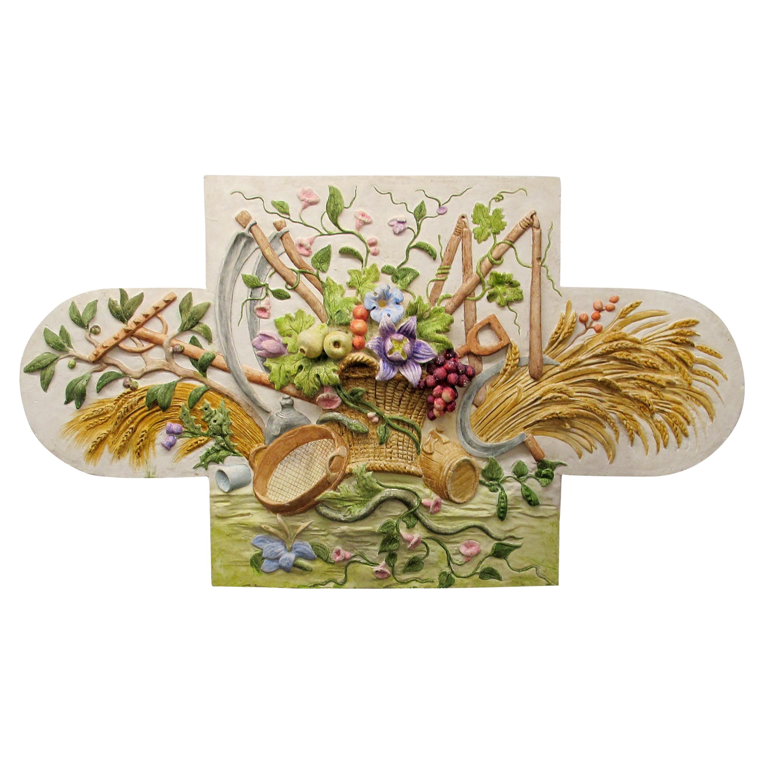 Fronton en plâtre français, motif de moisson peint à la main, années 1960 en vente