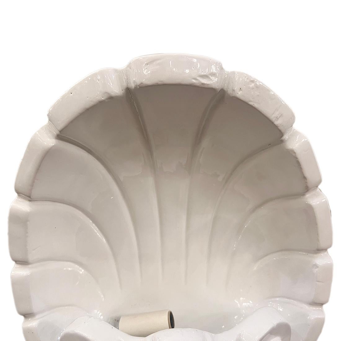 Lámparas francesas de concha de yeso mediados del siglo XX en venta