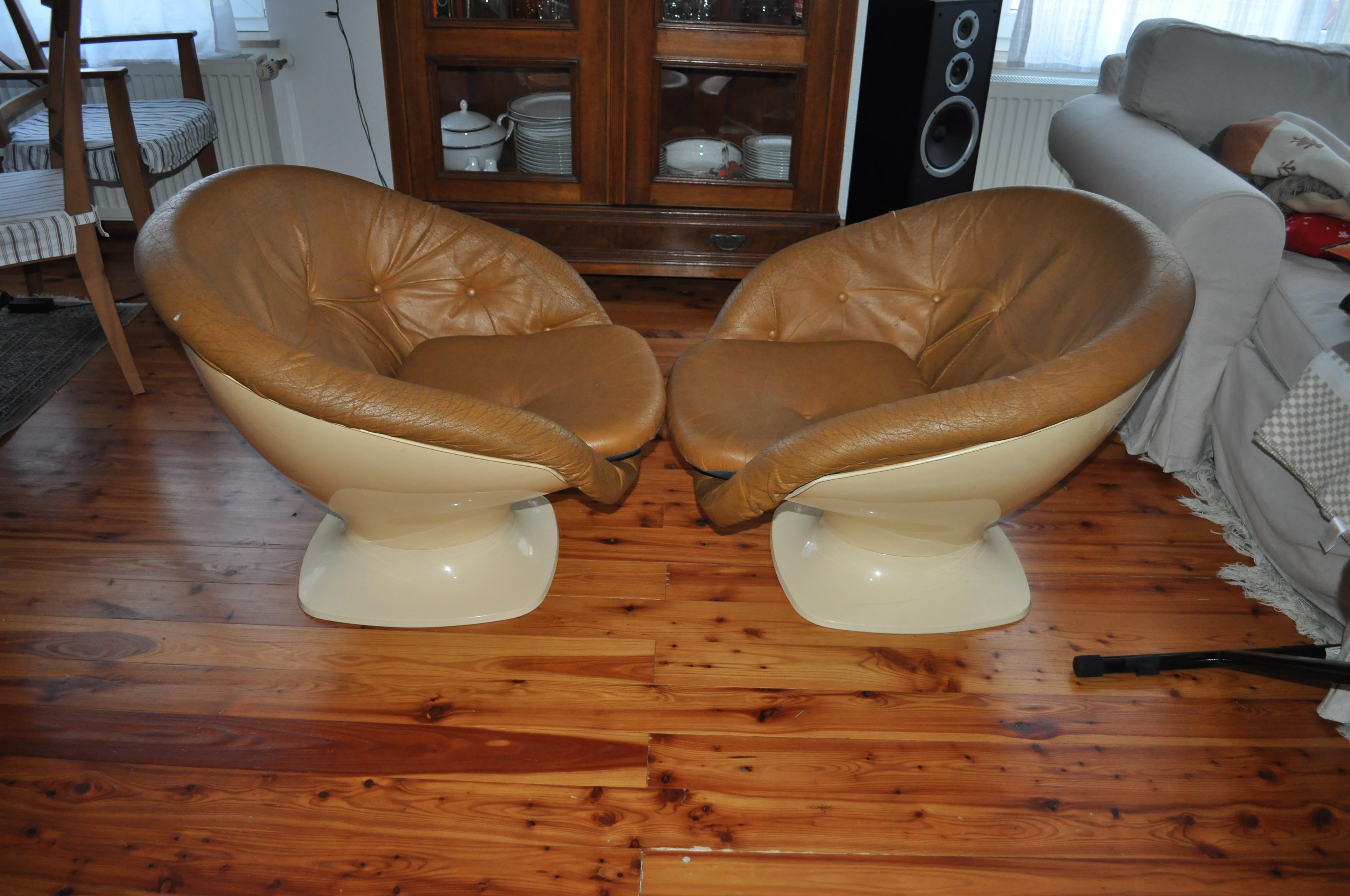 French Plastic Club Chair by Rafael, 1970s For Sale 5