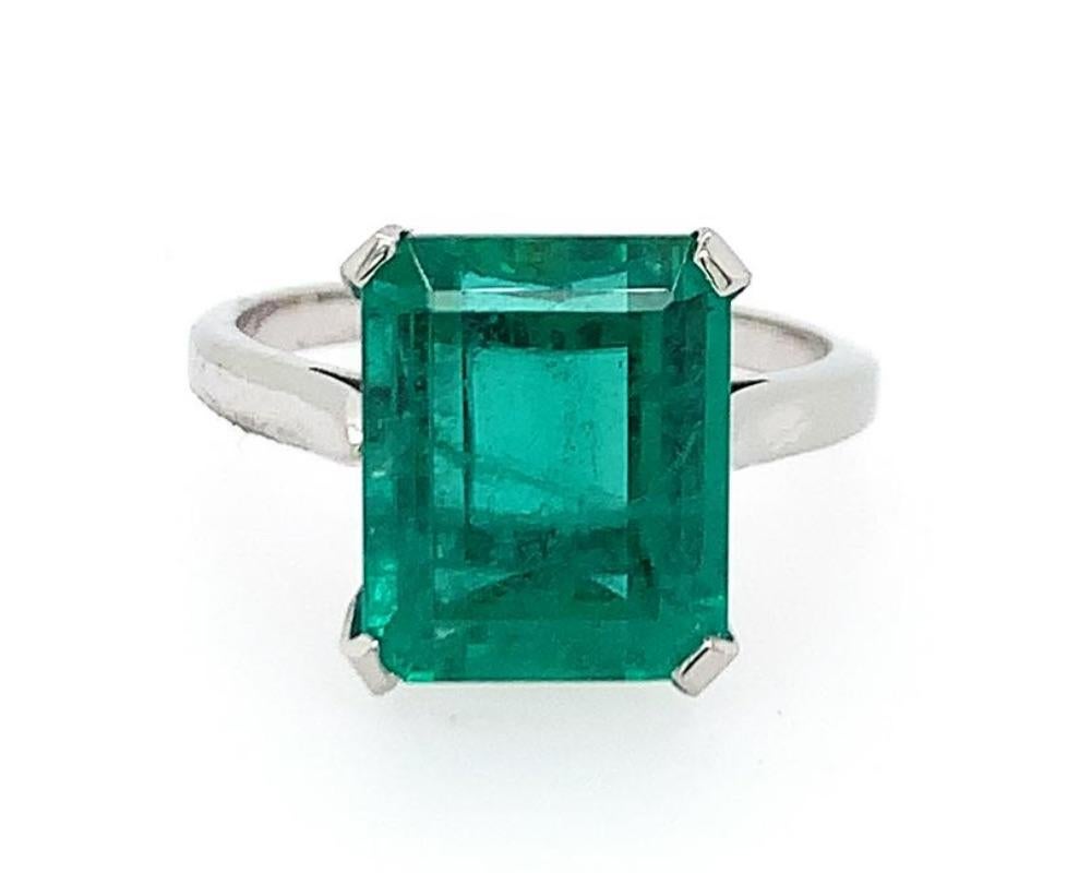 French Platinum Emerald Diamond Engagement Ring In Excellent Condition For Sale In New York, NY