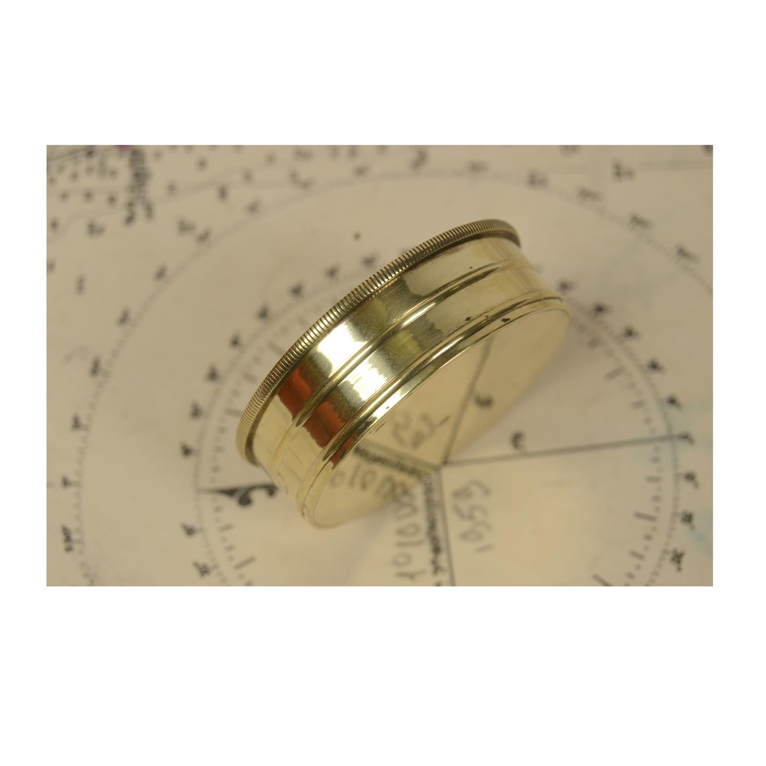 Petite boussole de poche antique française magnétique en laiton fabriquée au début des années 1900 1