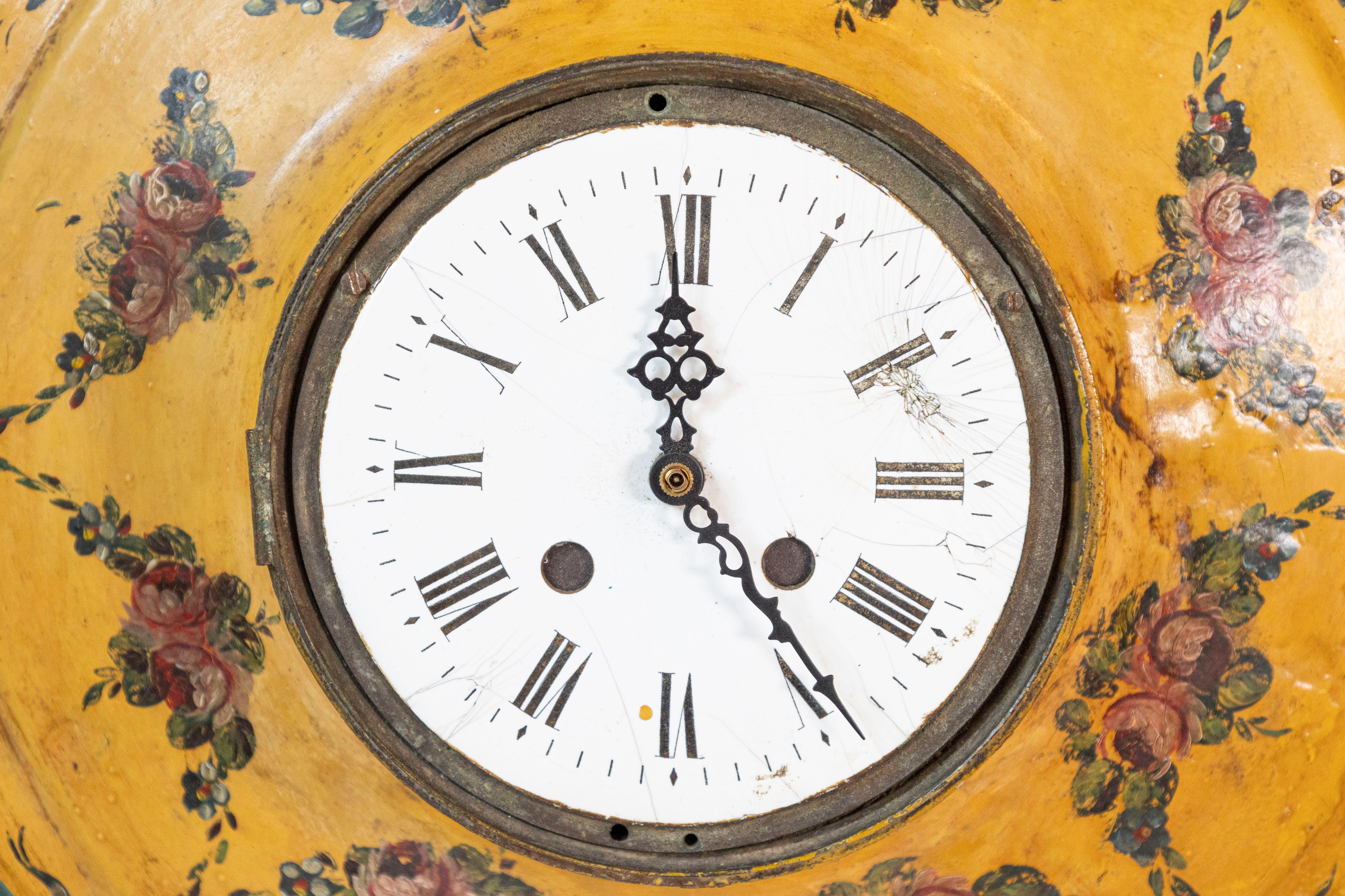French Pocket-Watch Shaped Wall Hanging Tôle Clock with Floral Décor, circa 1800 In Good Condition In Atlanta, GA