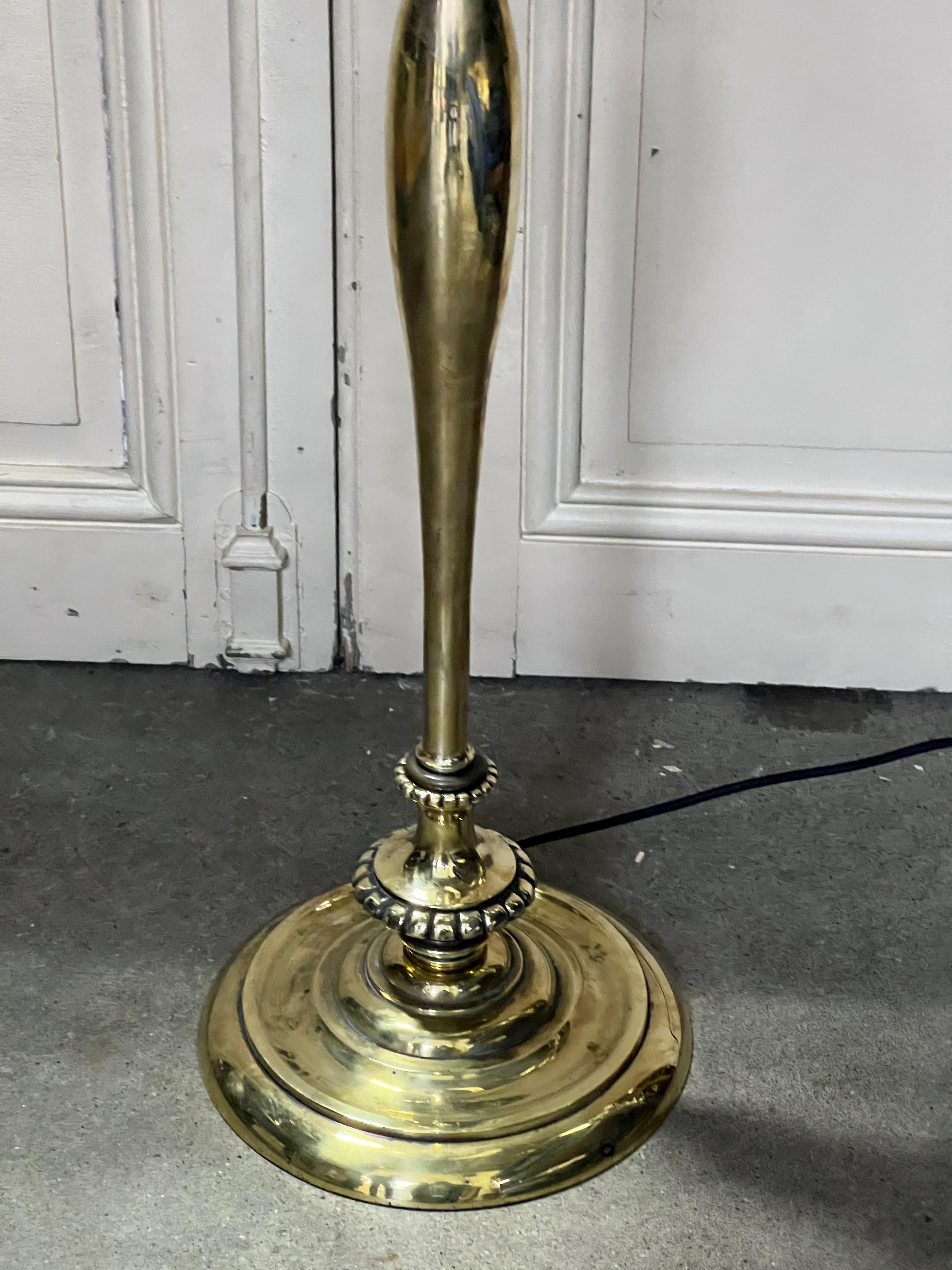 French Polished Brass Floor Lamp In Good Condition For Sale In Buchanan, NY