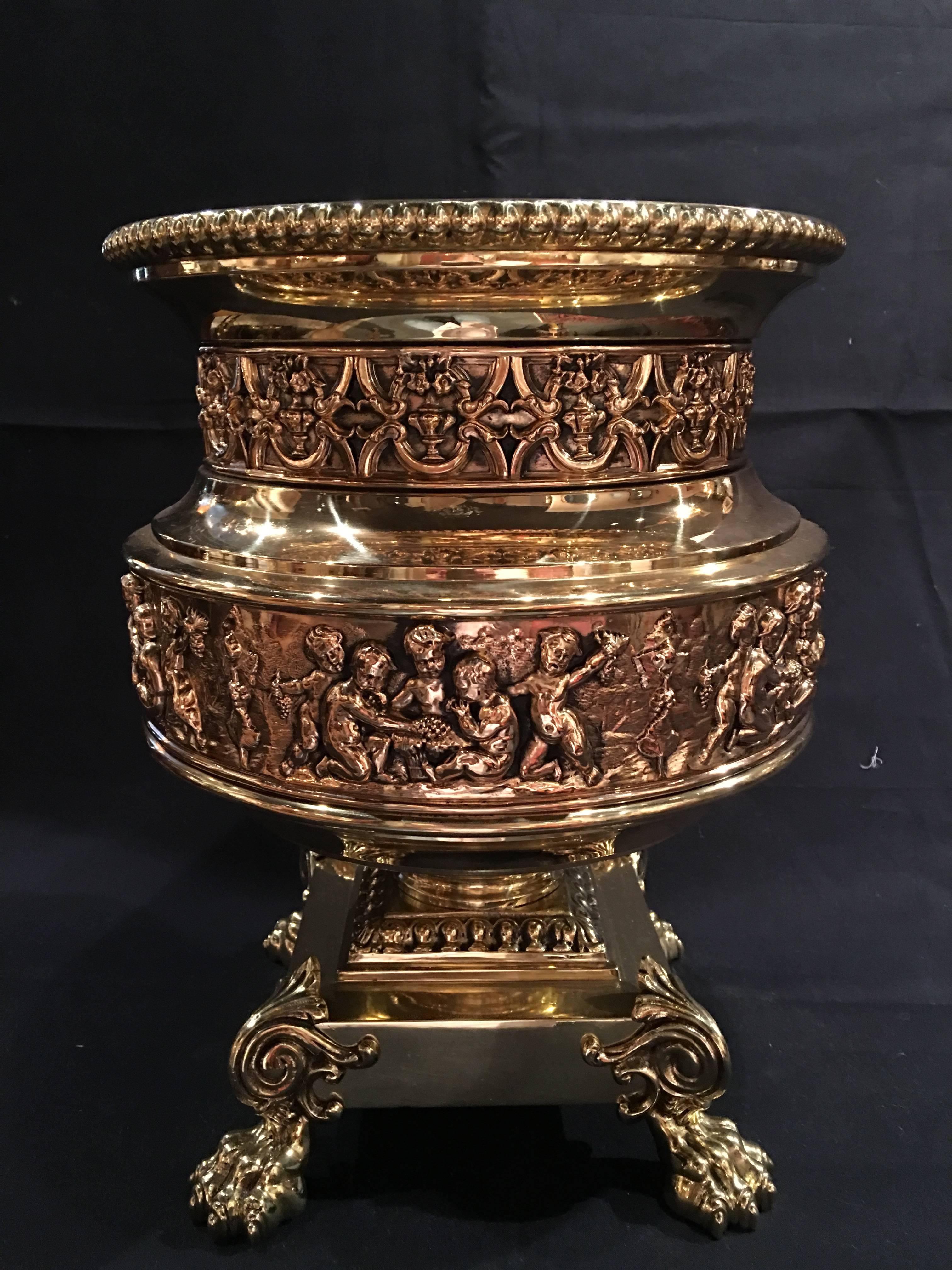 French polished brass jardiniere or container on pedestal, 19th century.