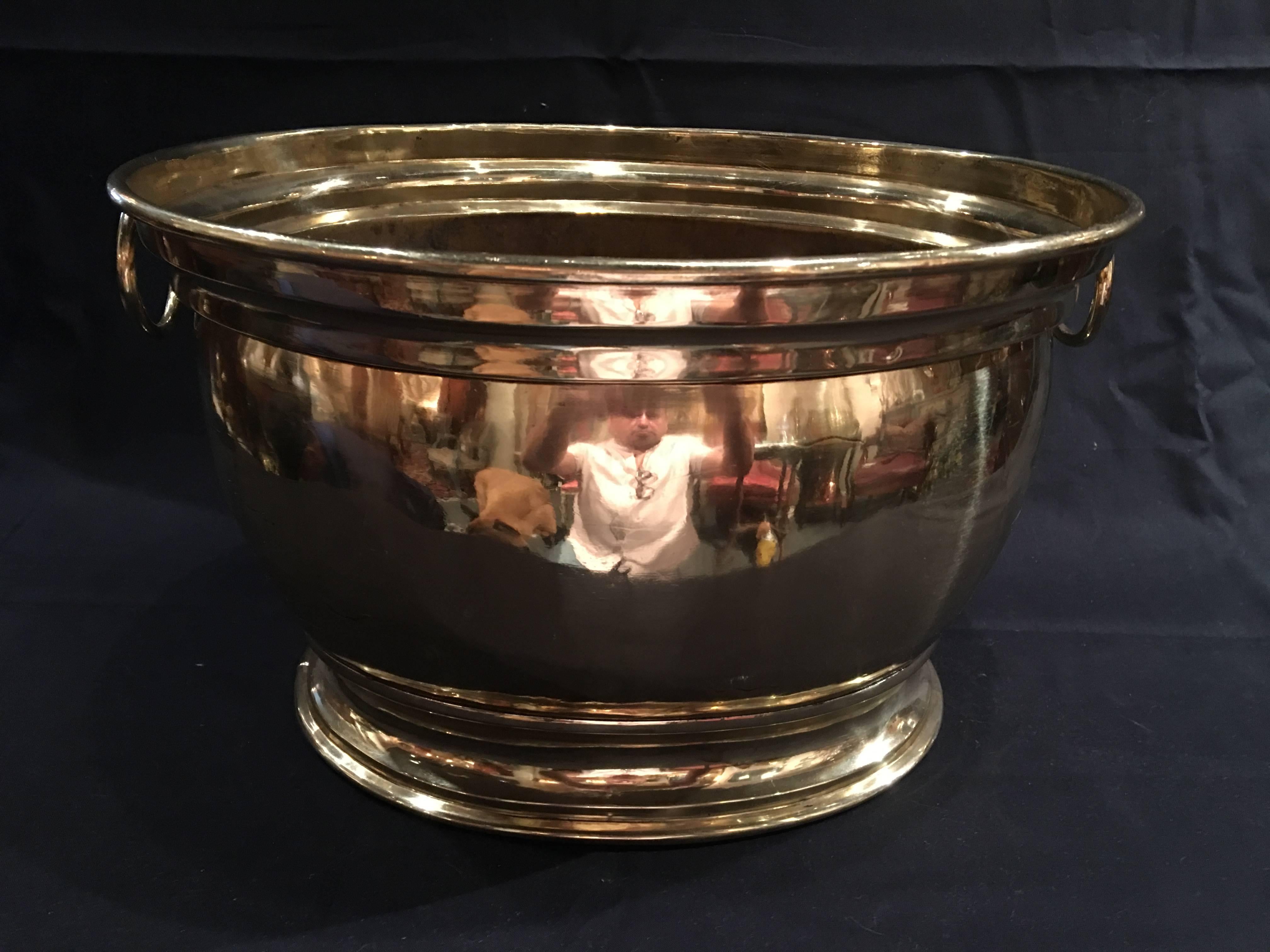 French polished brass jardiniere or planter with Handles, 19th century.