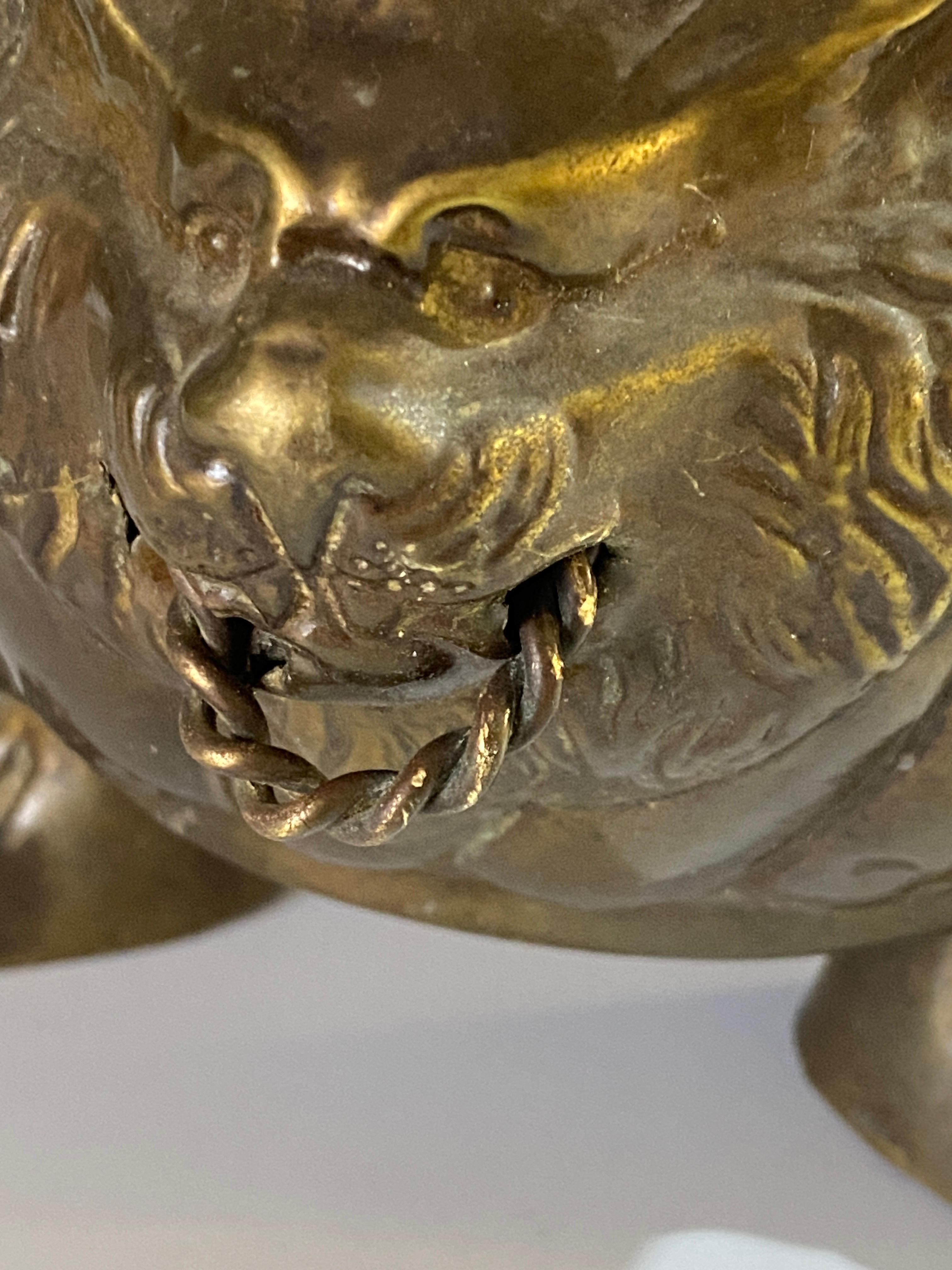 French Polished Brass Jardiniere with lions Ring Handles, 19th Century For Sale 3