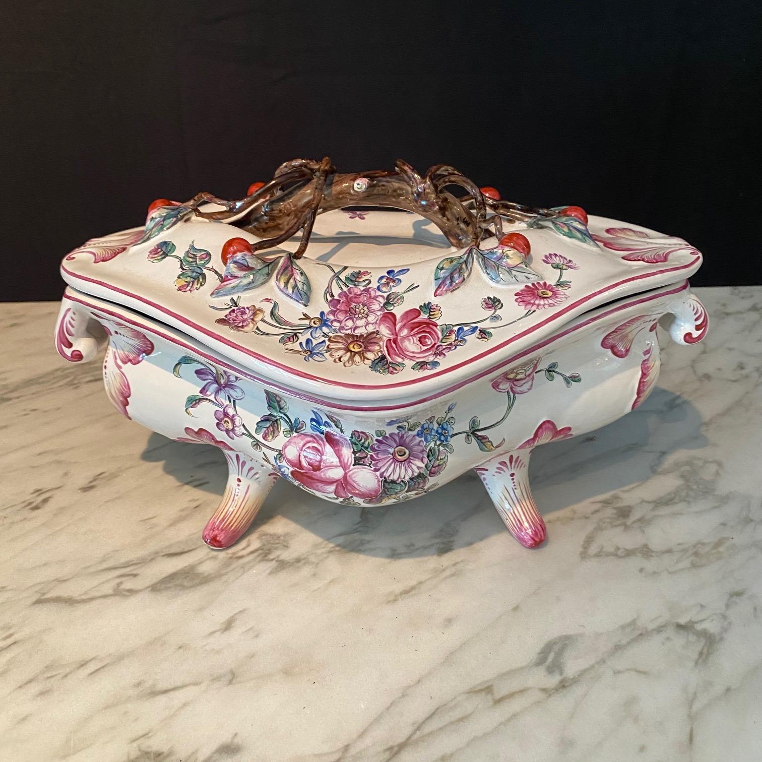 French Porcelain Barbotine Faience Majolica Jardiniere or Tureen and Platter  For Sale 3