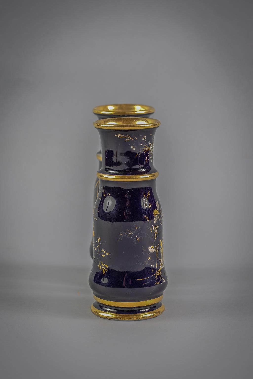 Francese Vasi gemelli in porcellana francese a forma di binocolo, Jacob Petite, 1850 ca. in vendita