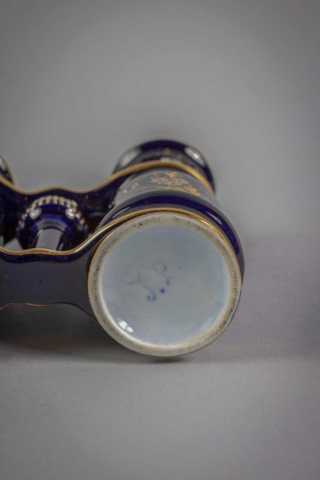 Metà XIX secolo Vasi gemelli in porcellana francese a forma di binocolo, Jacob Petite, 1850 ca. in vendita