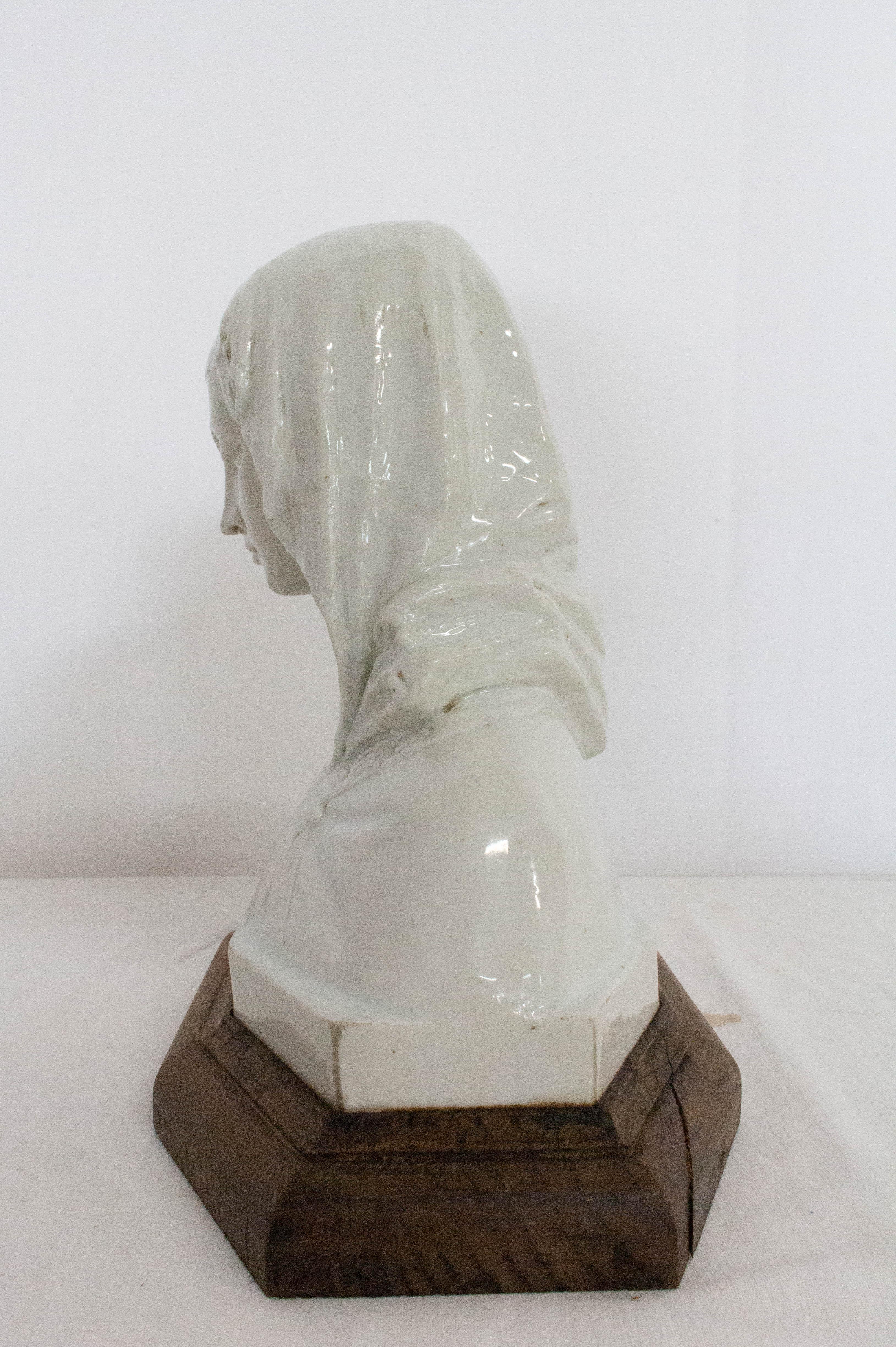 French Porcelain Bust of Virgin Mary, Late 19th Century In Good Condition In Labrit, Landes