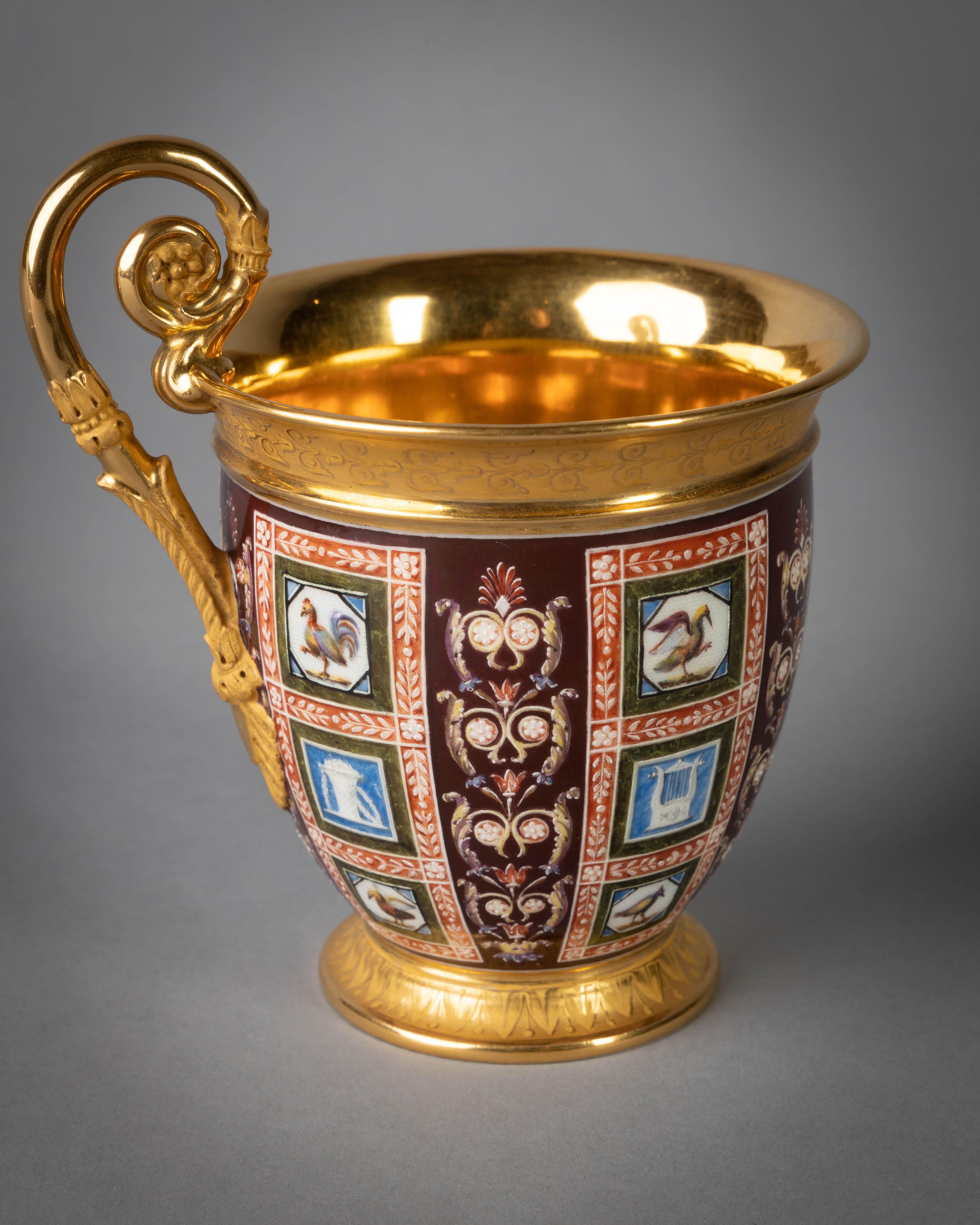 Tasse et soucoupe de cabinet en porcelaine française, Sèvres, vers 1815 en vente 2