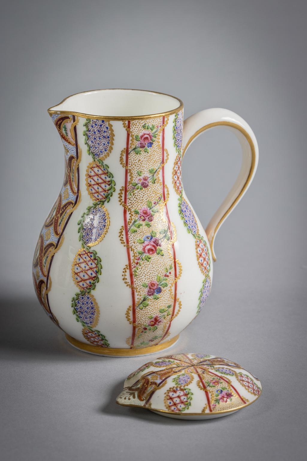 Porcelaine Aiguière et bol couverts en porcelaine française, Sèvres, vers 1765 en vente