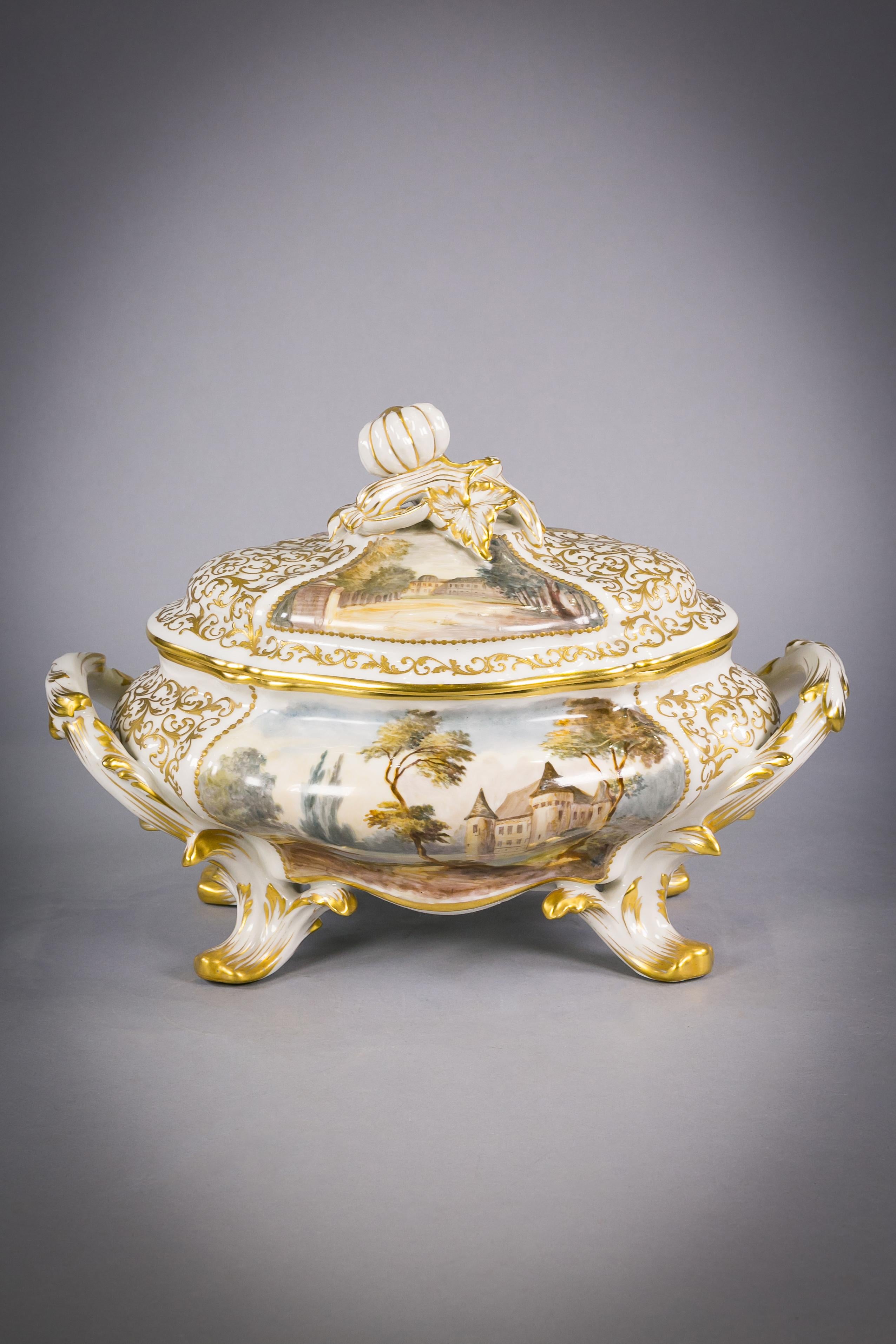 French Porcelain Covered Soup Tureen on Stand, circa 1900 For Sale 3