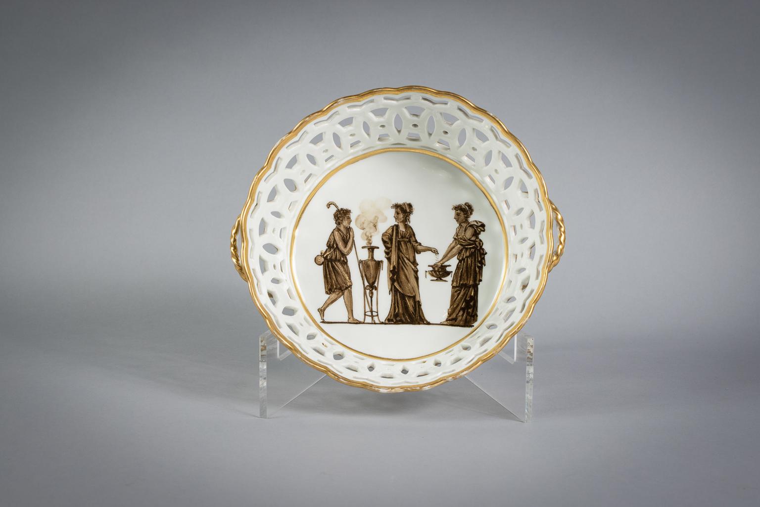 Service à dessert en porcelaine française, datant d'environ 1840 en vente 2