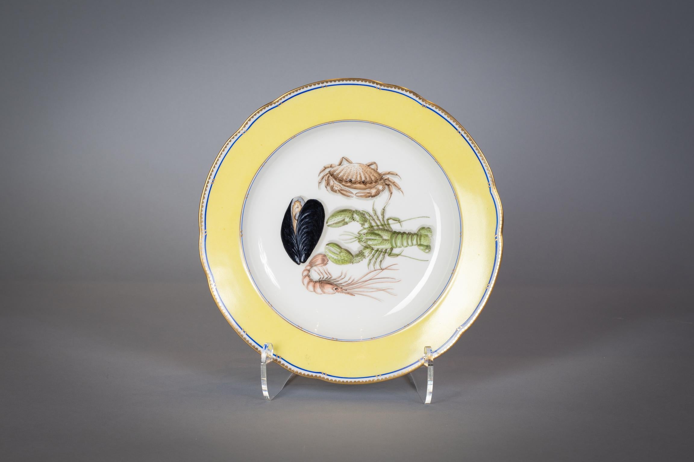 French Porcelain Dinner Plates and Soup Bowls, circa 1900 For Sale 5