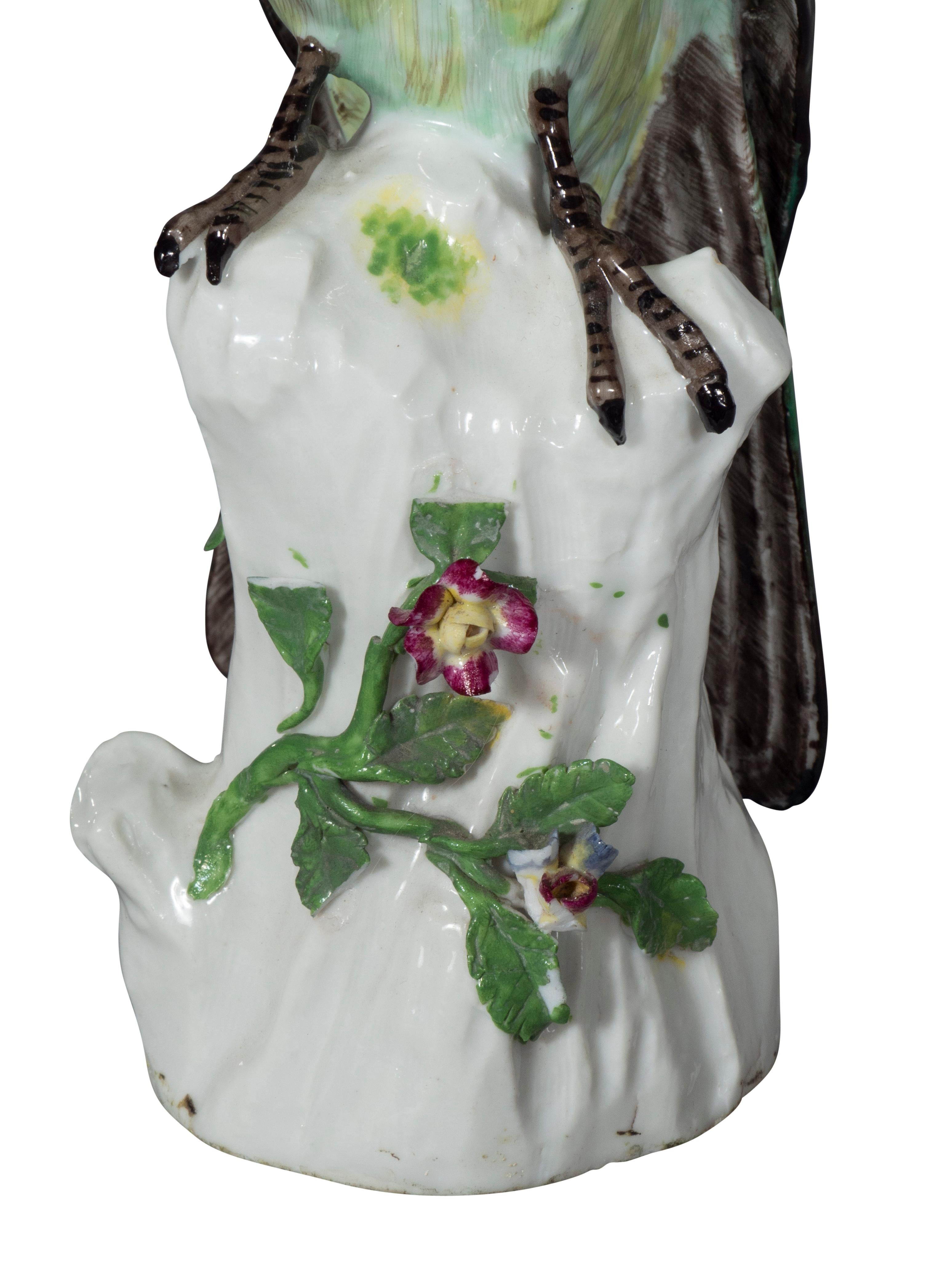 XIXe siècle Figure d'un perroquet en porcelaine française en vente