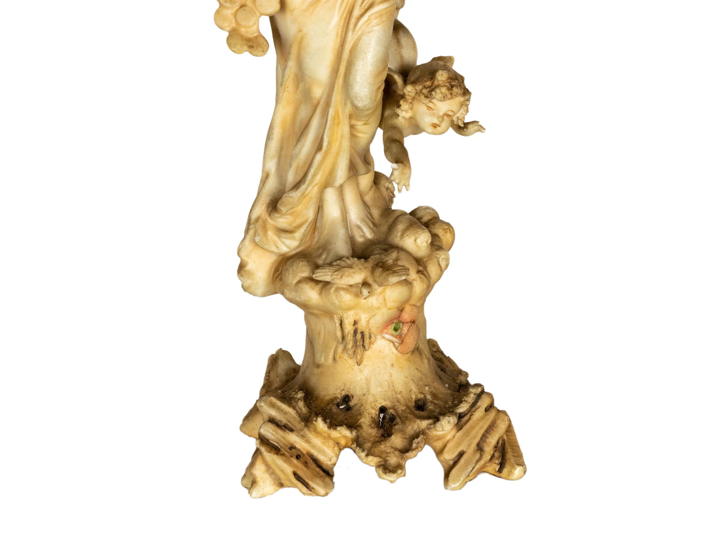 Statua di porcellana francese Fortuna Dea Tyche, Art Nouveau, XX secolo in vendita 1
